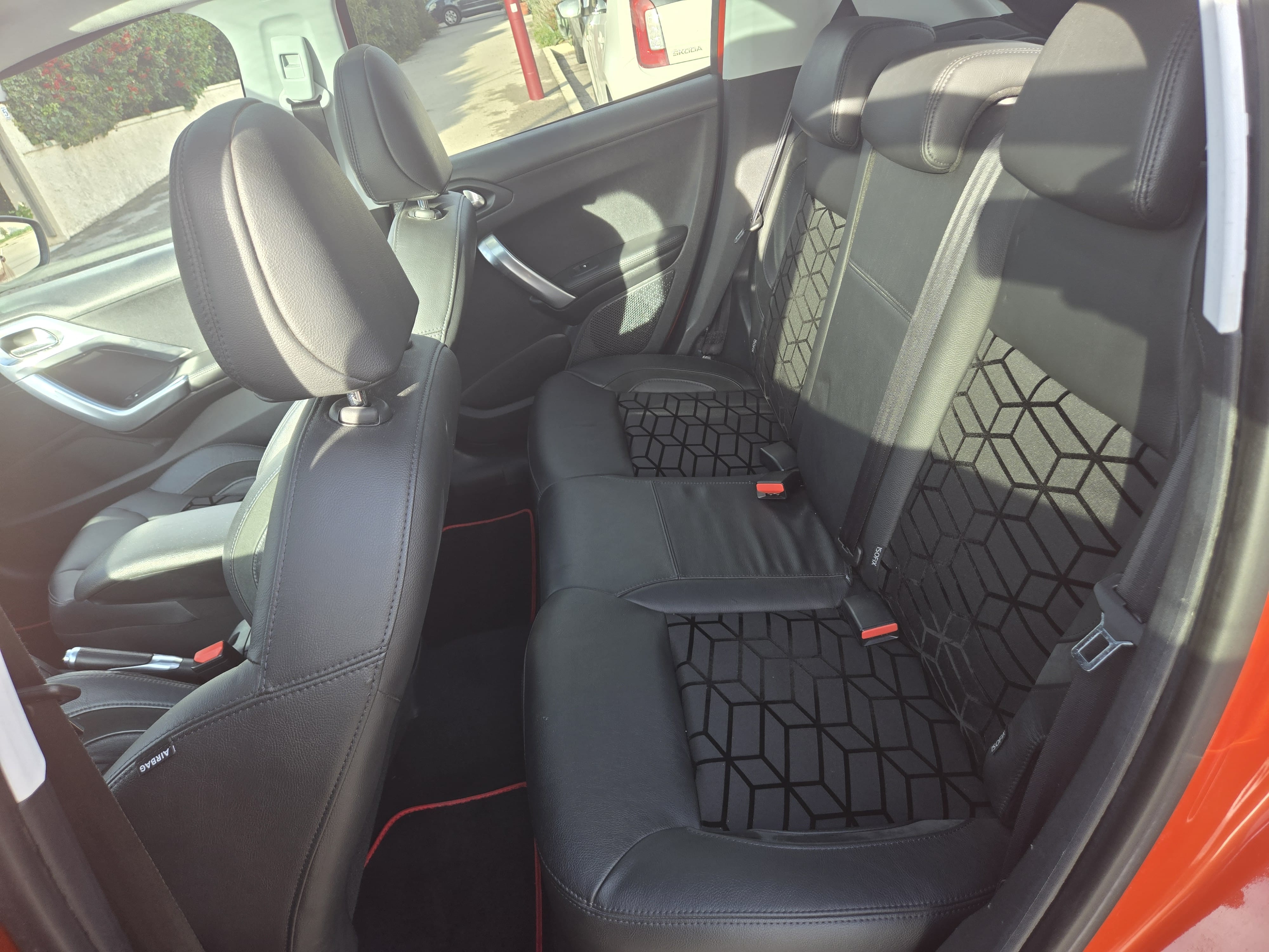 Peugeot 208 Boîte automatique
