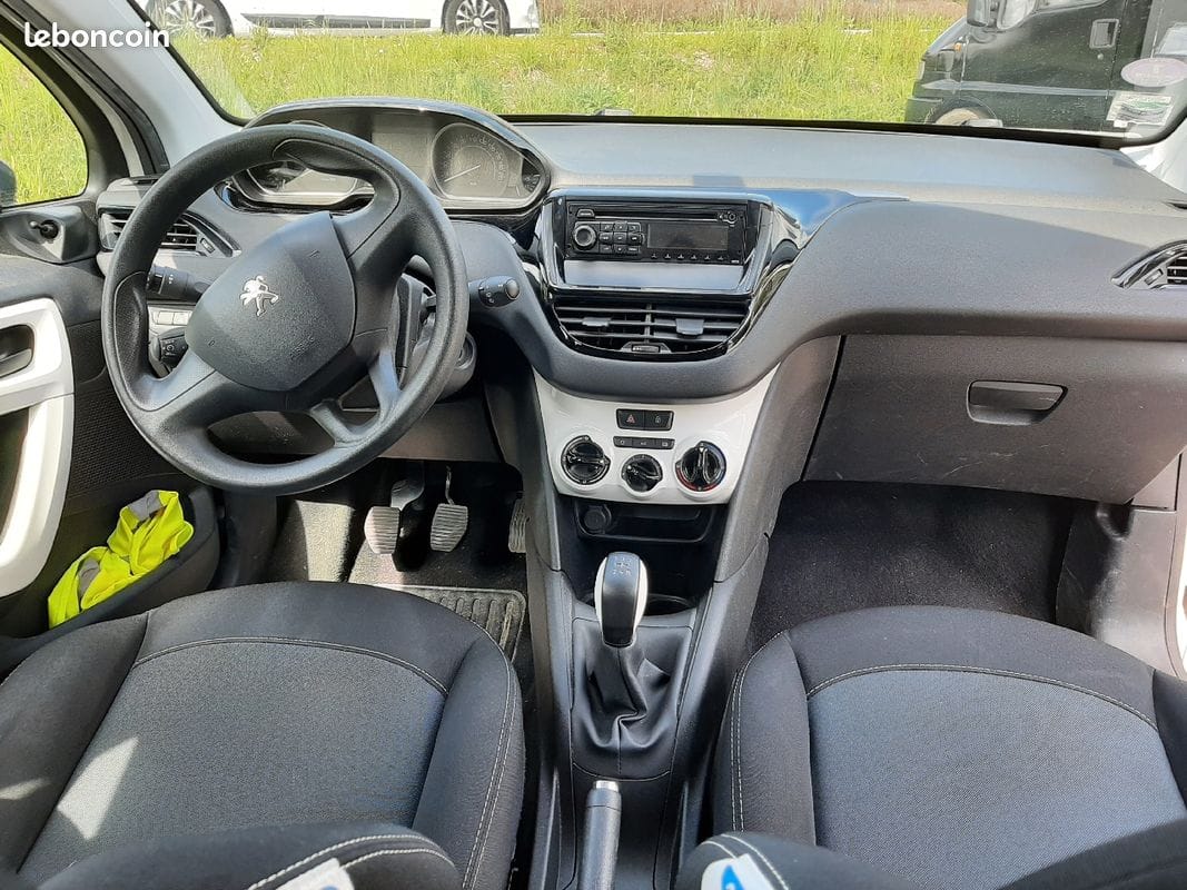 Peugeot 208 avec Régulateur de vitesse