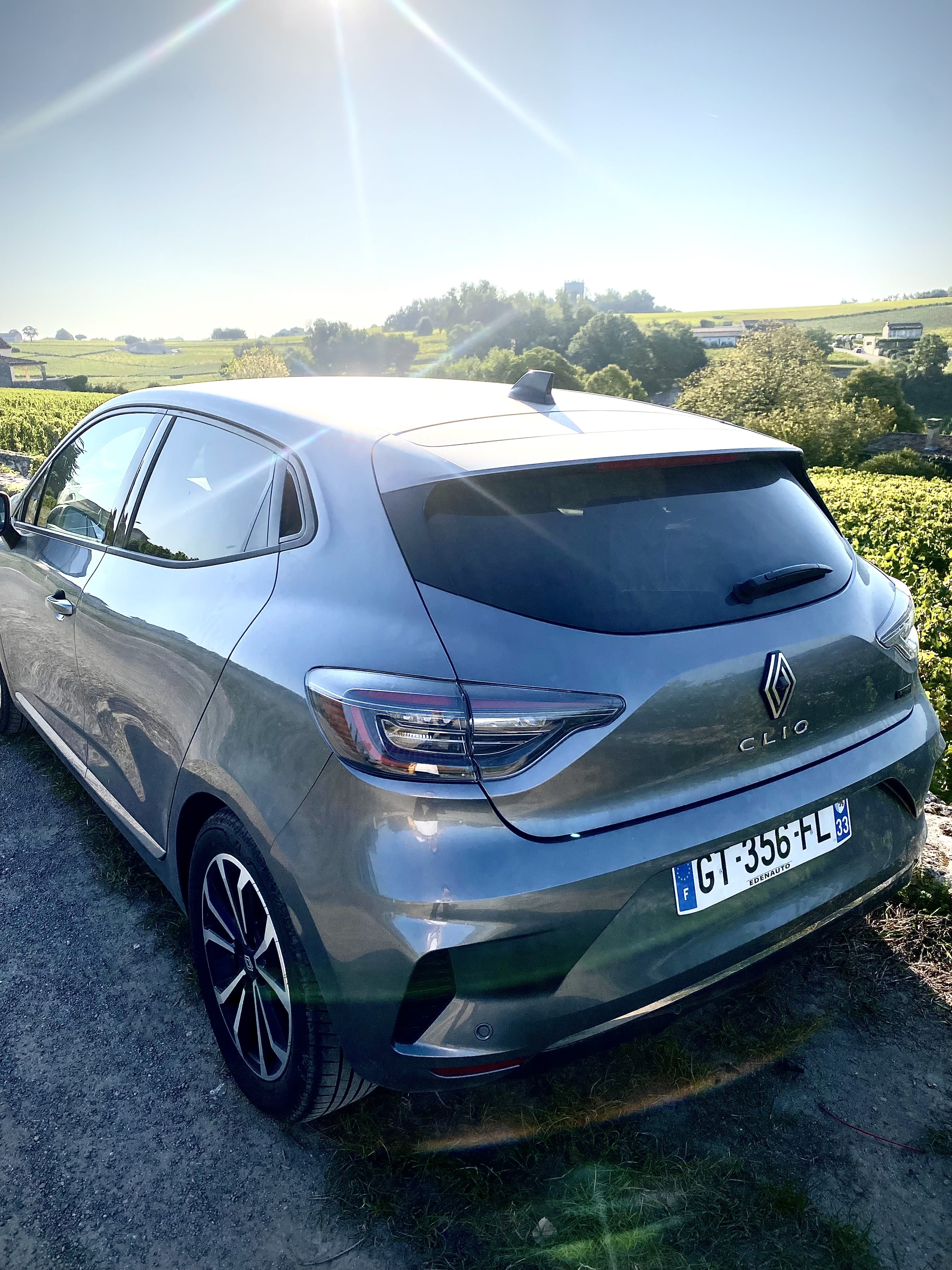 Renault Clio E-tech avec GPS