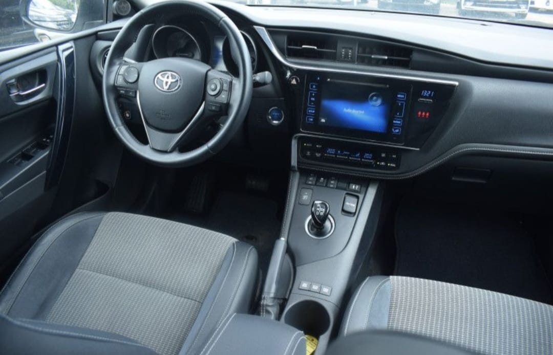 Toyota Auris Touring Sports avec Entrée audio / iPod