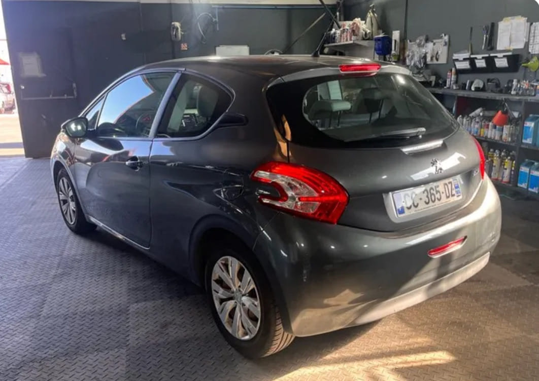 Peugeot 208 avec Climatisation