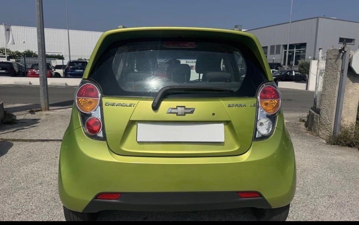 Chevrolet Spark avec Autoradio