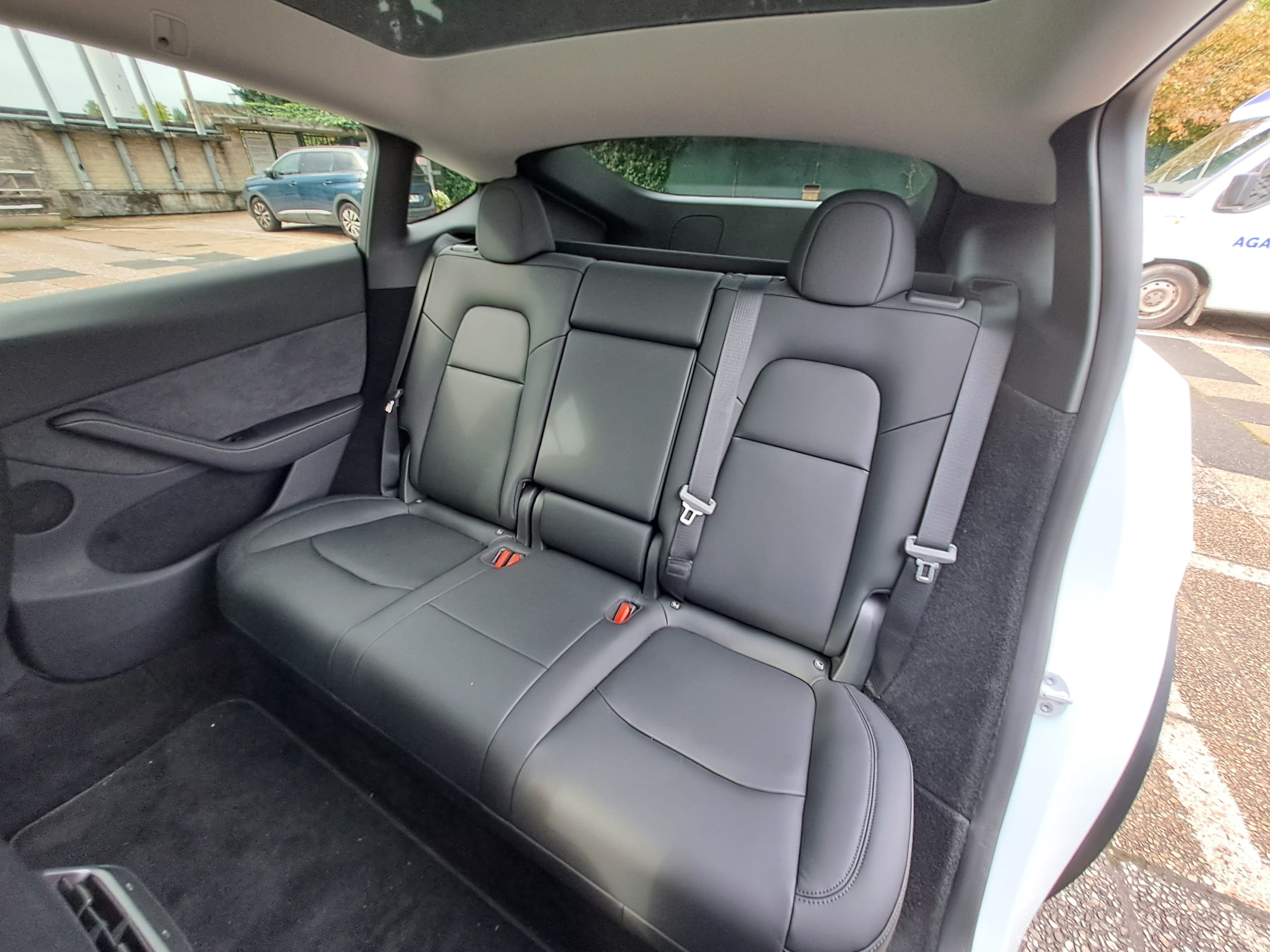 Tesla Model Y avec Audio Bluetooth