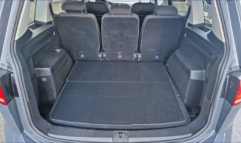 Volkswagen Touran 2.0 TDI 150 CV - Boite auto - 7 places - Attelage avec Caméra de recul