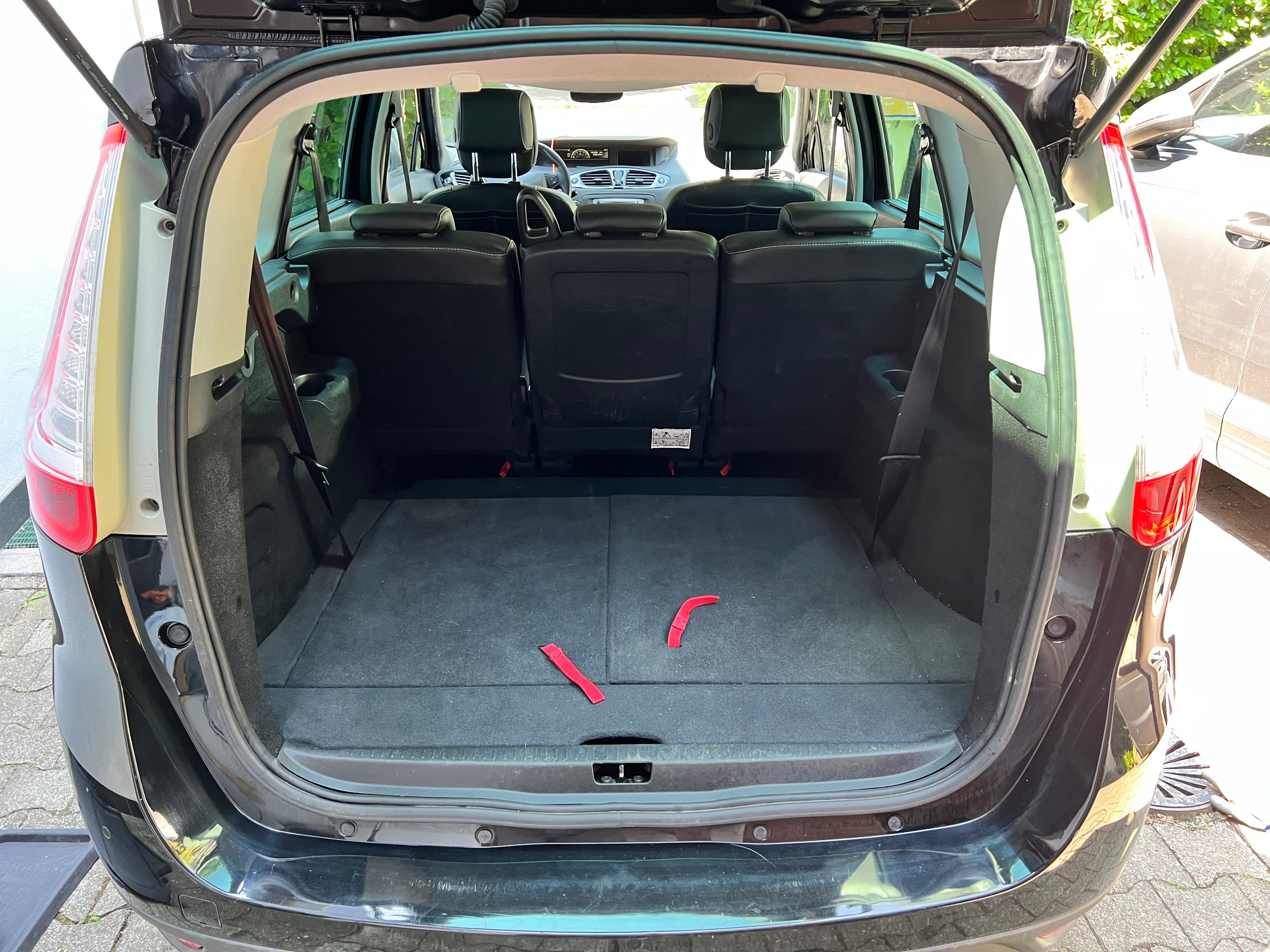 Renault Grand Scenic DCI 110 - ZEN avec Siège bébé