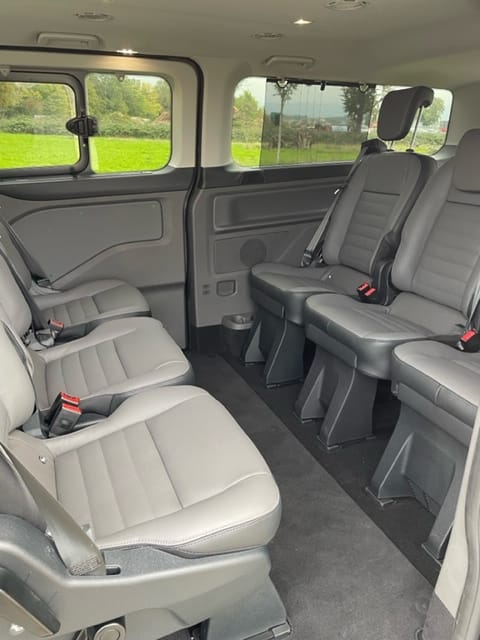 Ford Tourneo Custom 8 Plätze  2.0  150 Ps