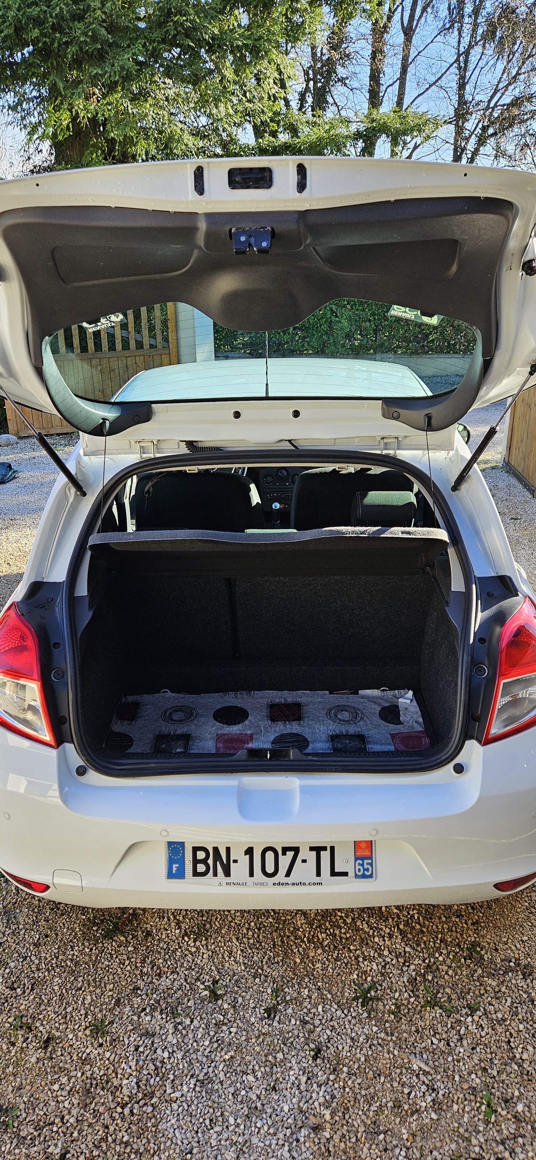 Renault Clio met Autostoel baby
