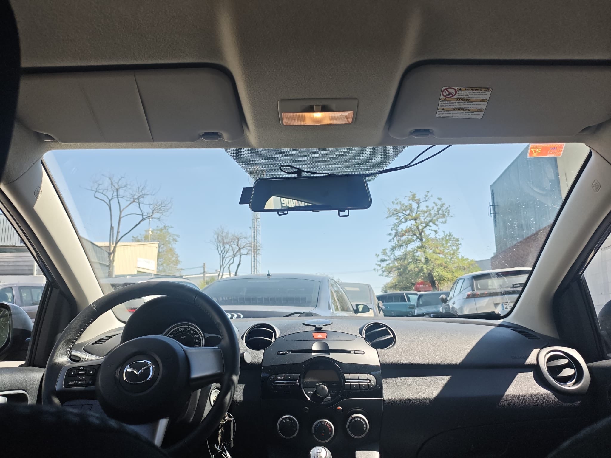 Mazda 2 con Radio 