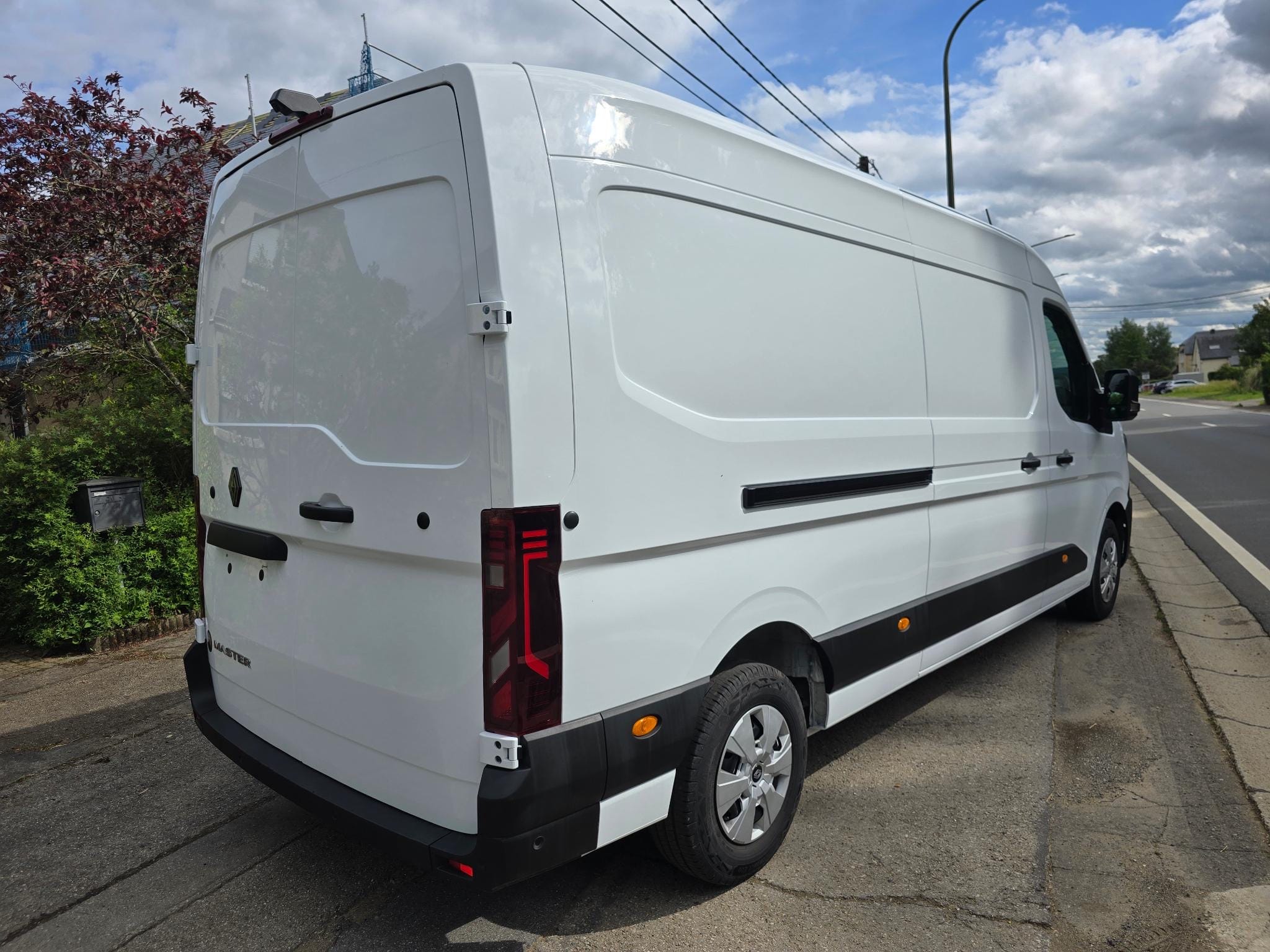 Renault Master L3H2 automatique – Grand volume, caméra de recul et confort optimal with Backup camera
