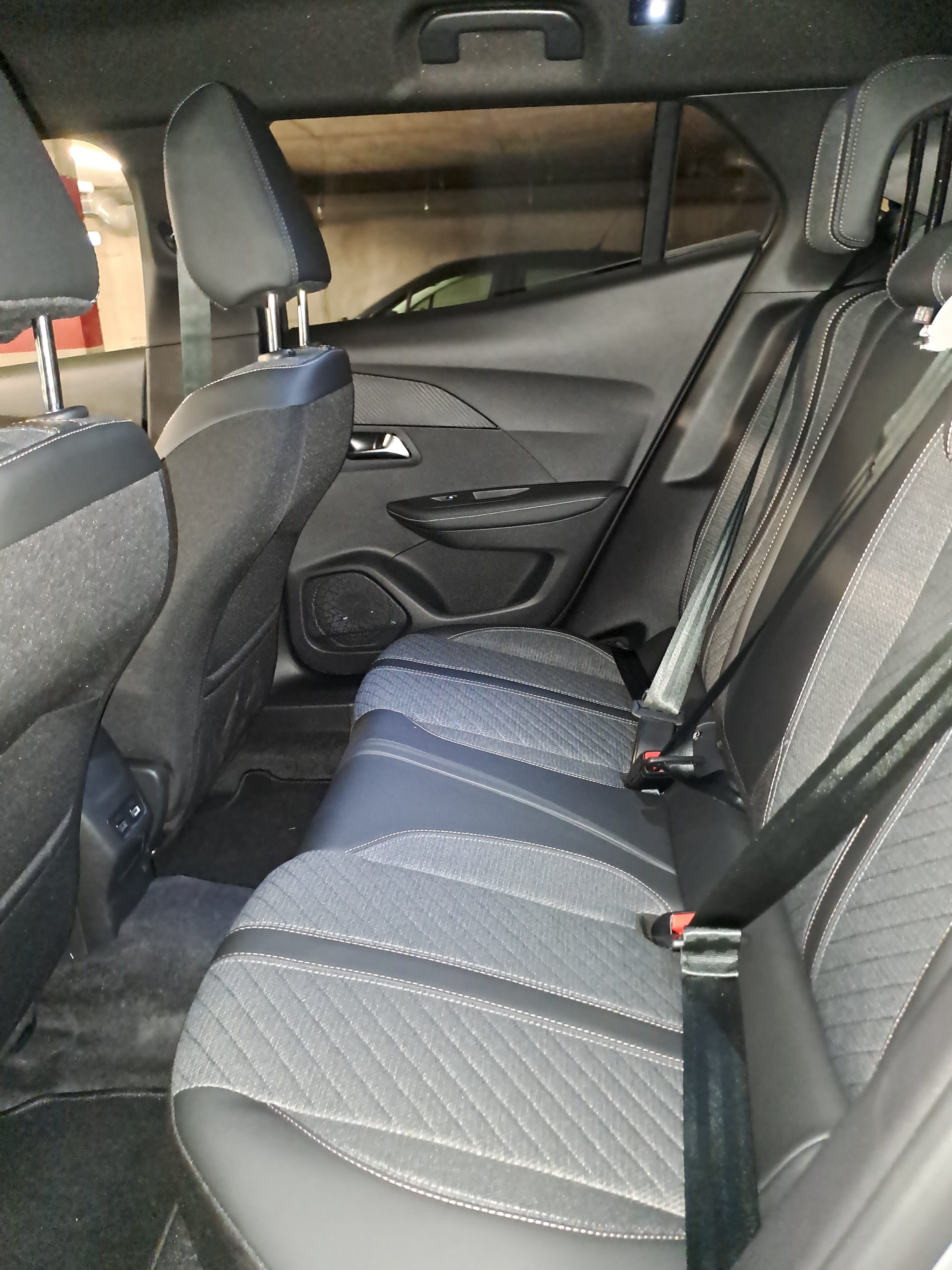 Peugeot 2008 Essence avec Apple CarPlay