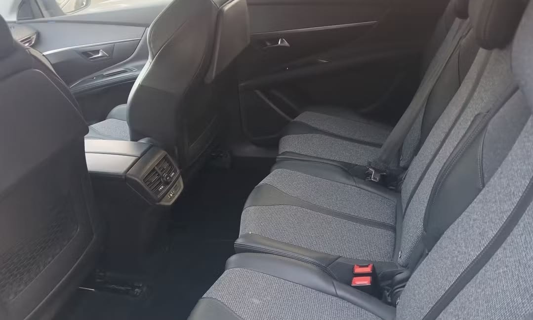 Peugeot 5008 avec Pneus neige