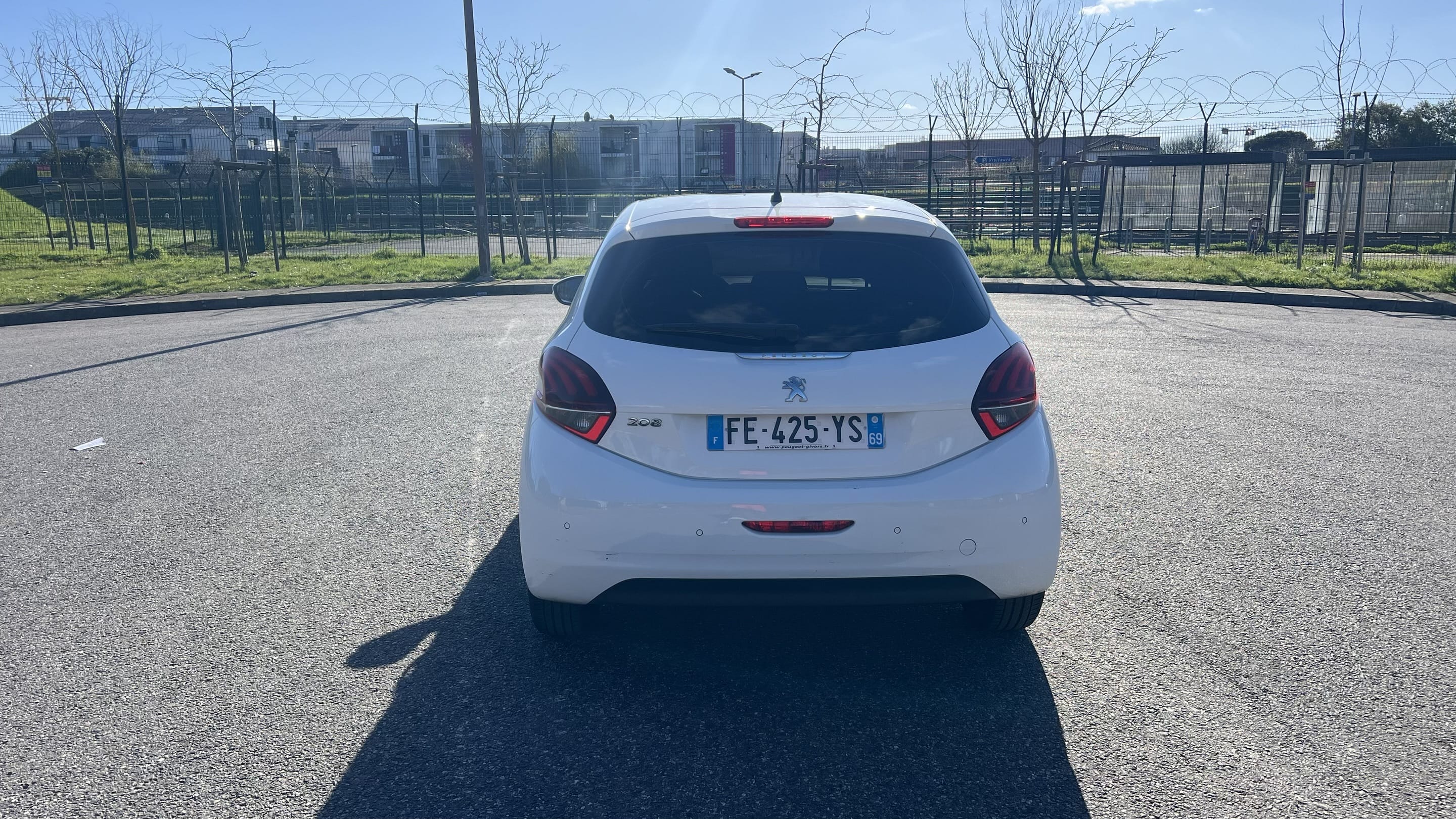 Peugeot 208 mit Navigationsgerät