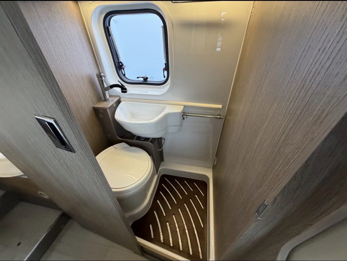 Challenger Vany Exclusive V217 med Aircondition
