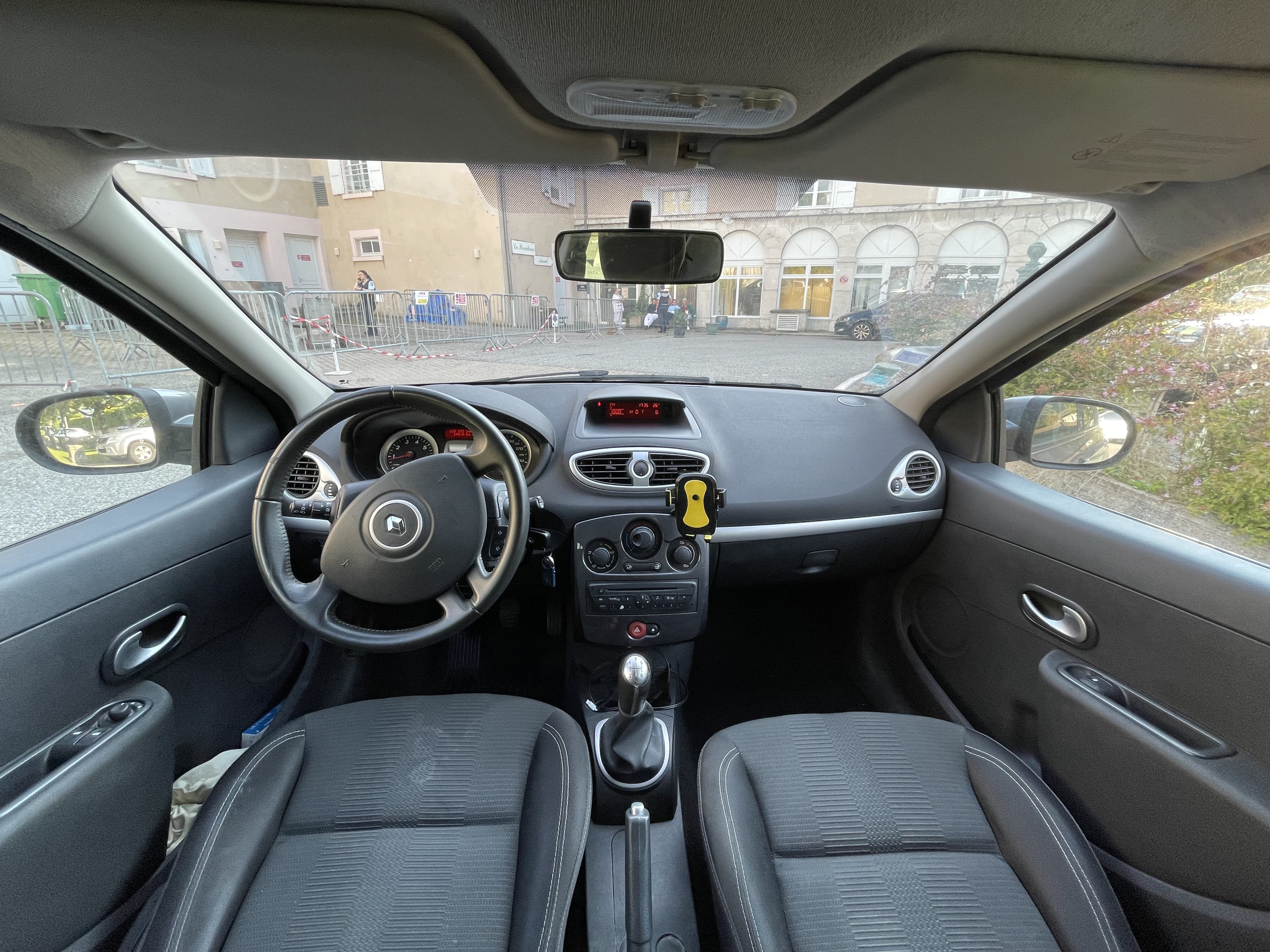 Renault Clio avec Chaines