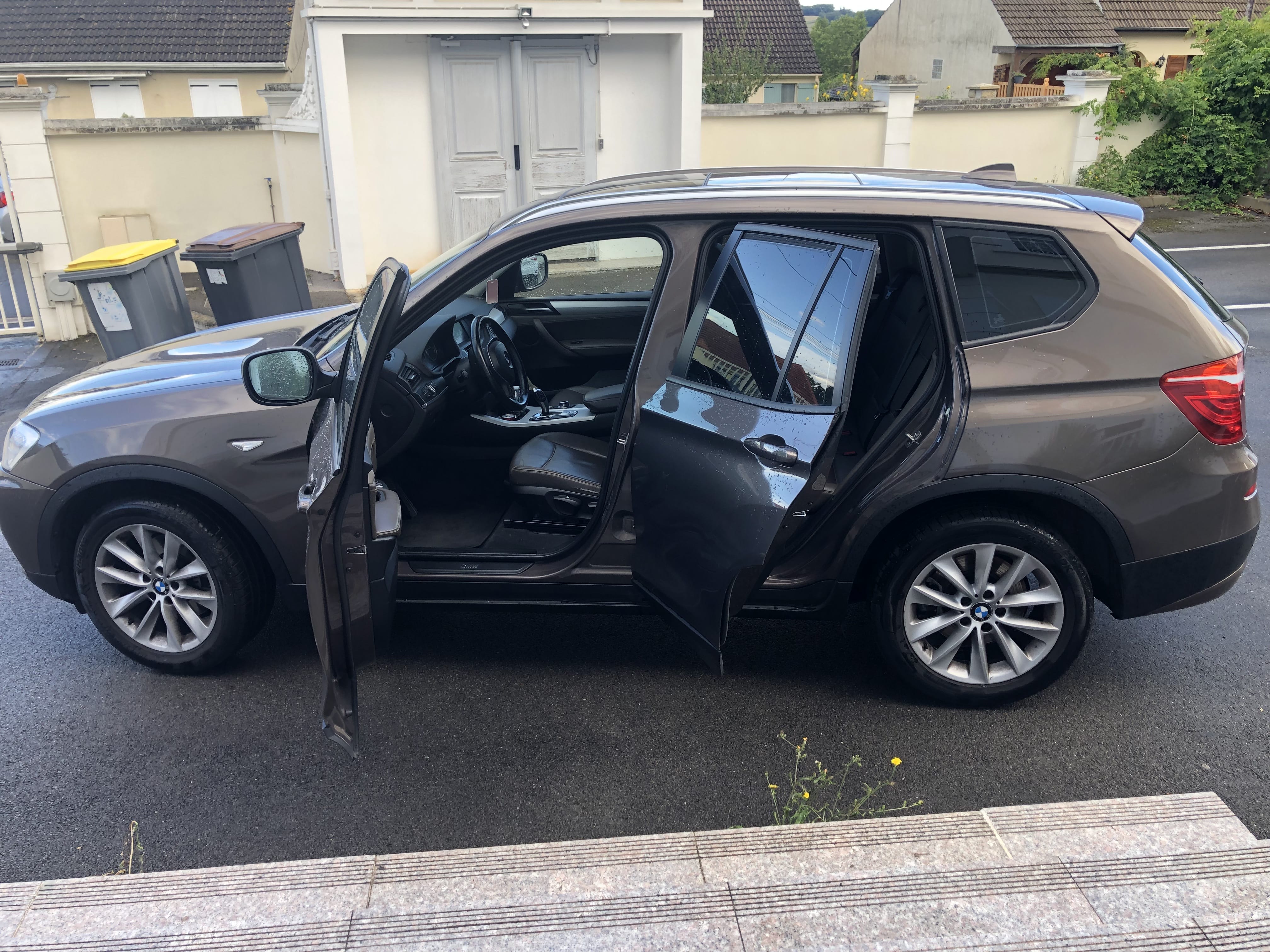 BMW X3 avec Entrée audio / iPod