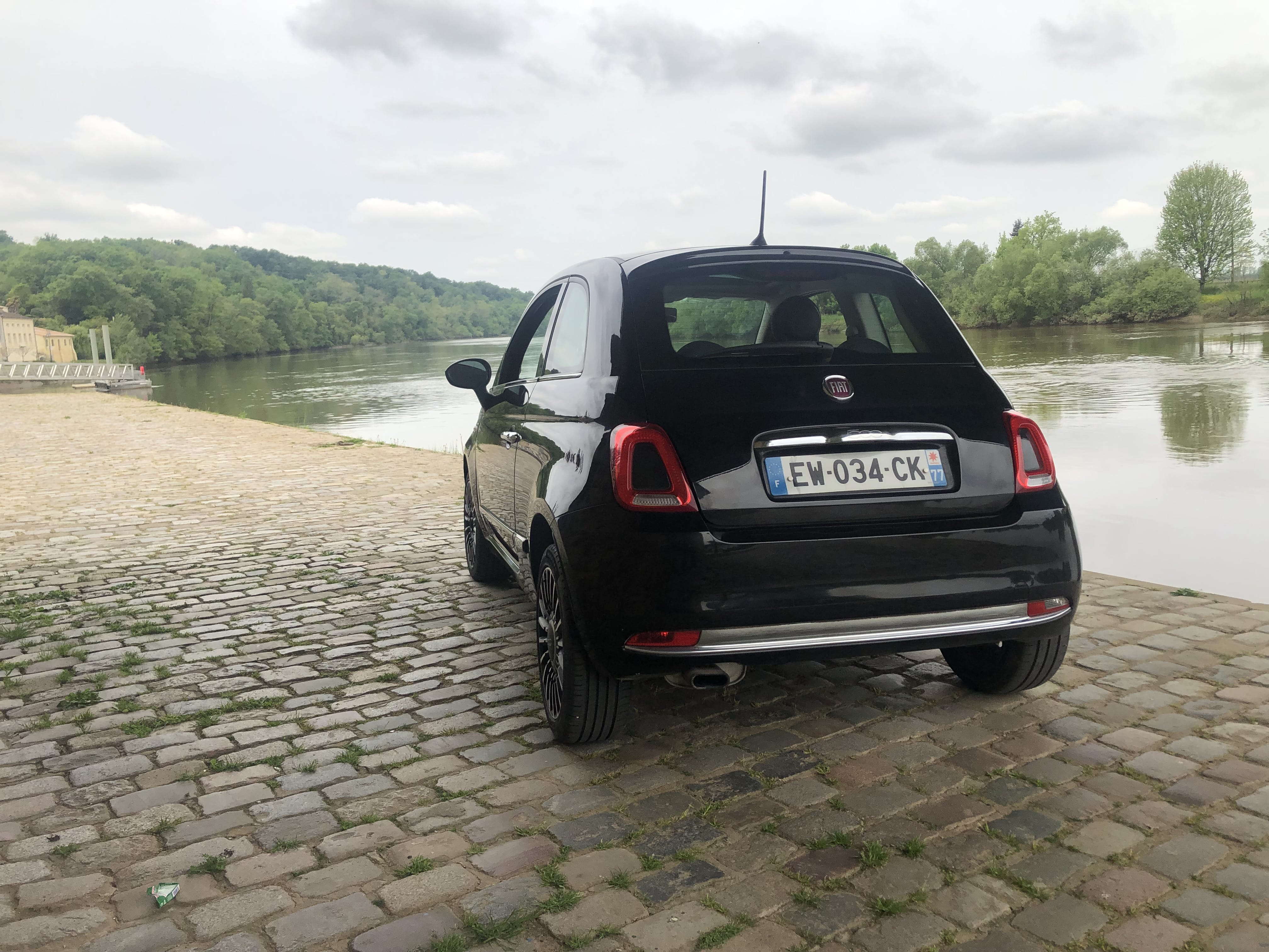 Fiat 500  Louez la Nouvelle Fiat 500 – Citadine Iconique, Économique & Confortable à Bordeaux ! avec Régulateur de vitesse