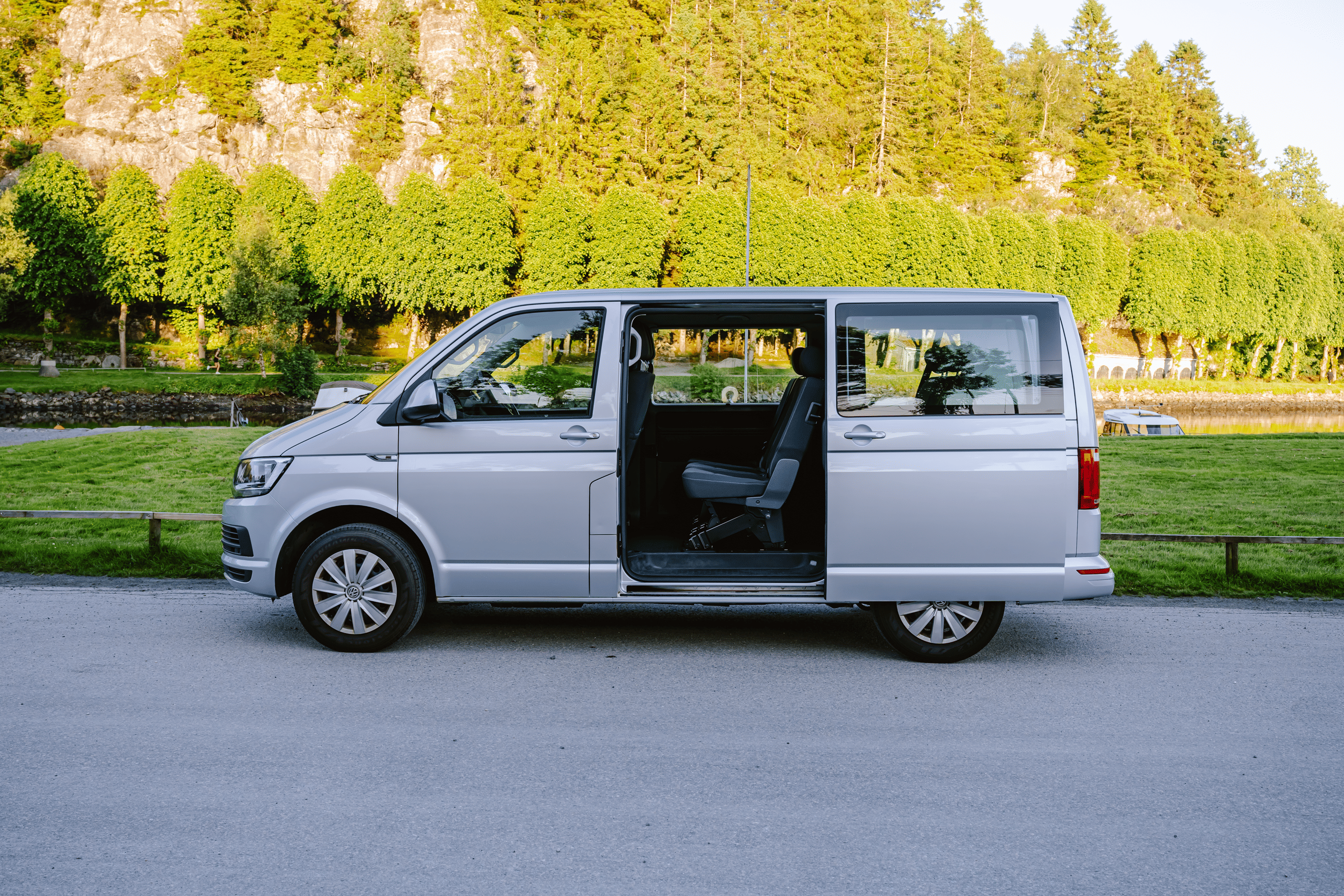 Volkswagen Caravelle med Ryggekamera