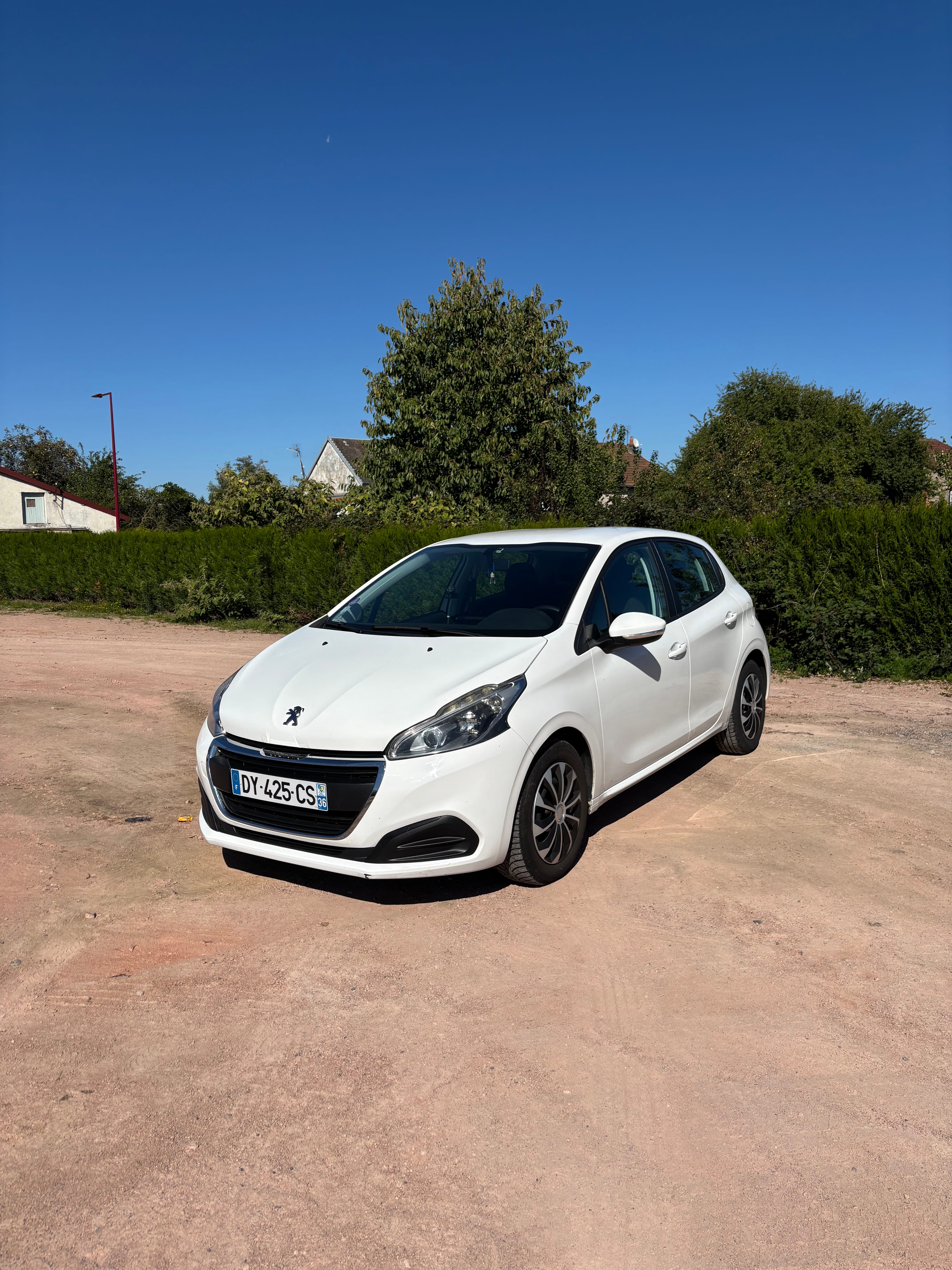 Peugeot 208, 2015, Essence 95