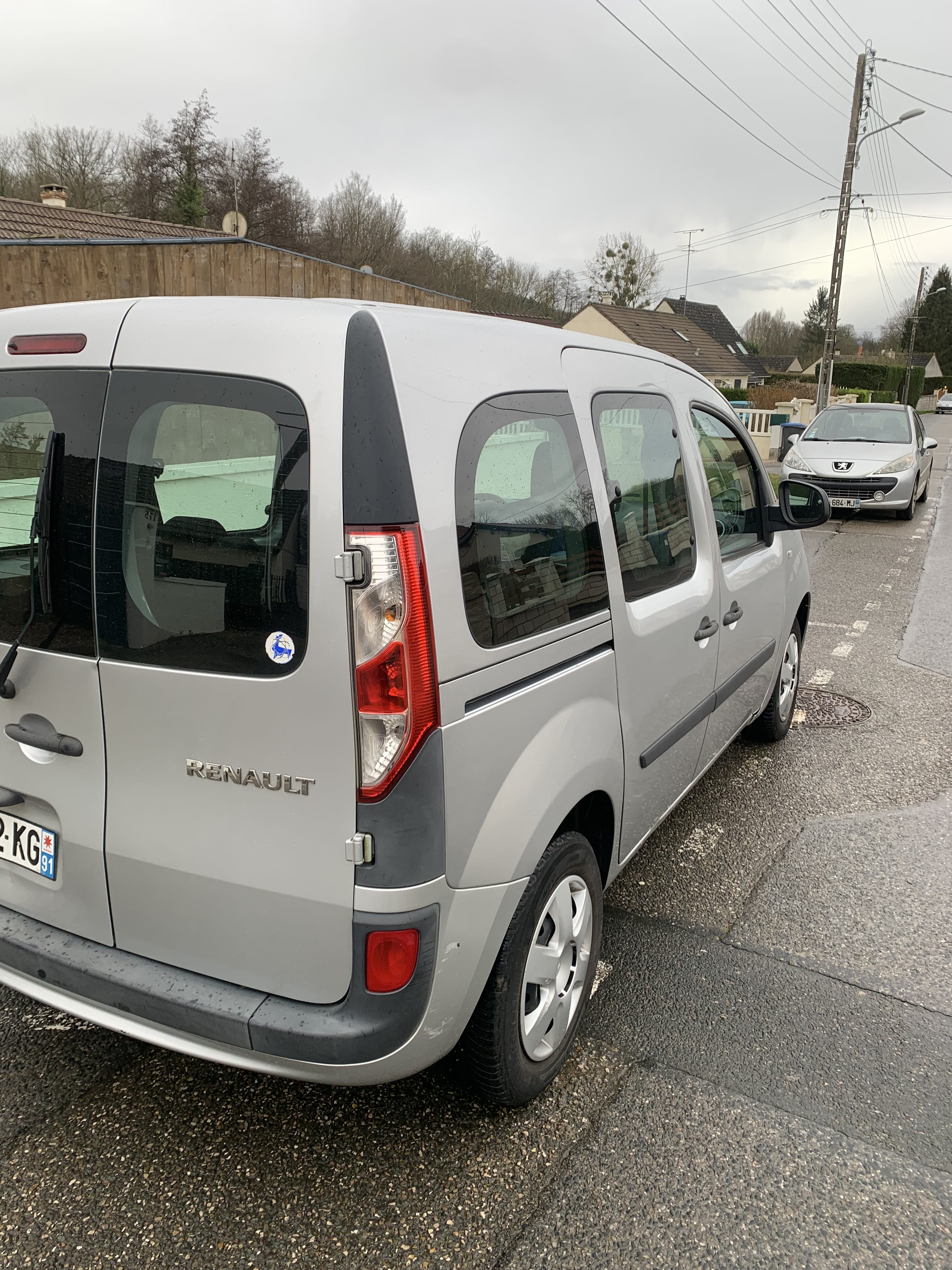 Renault Kangoo avec Siège bébé
