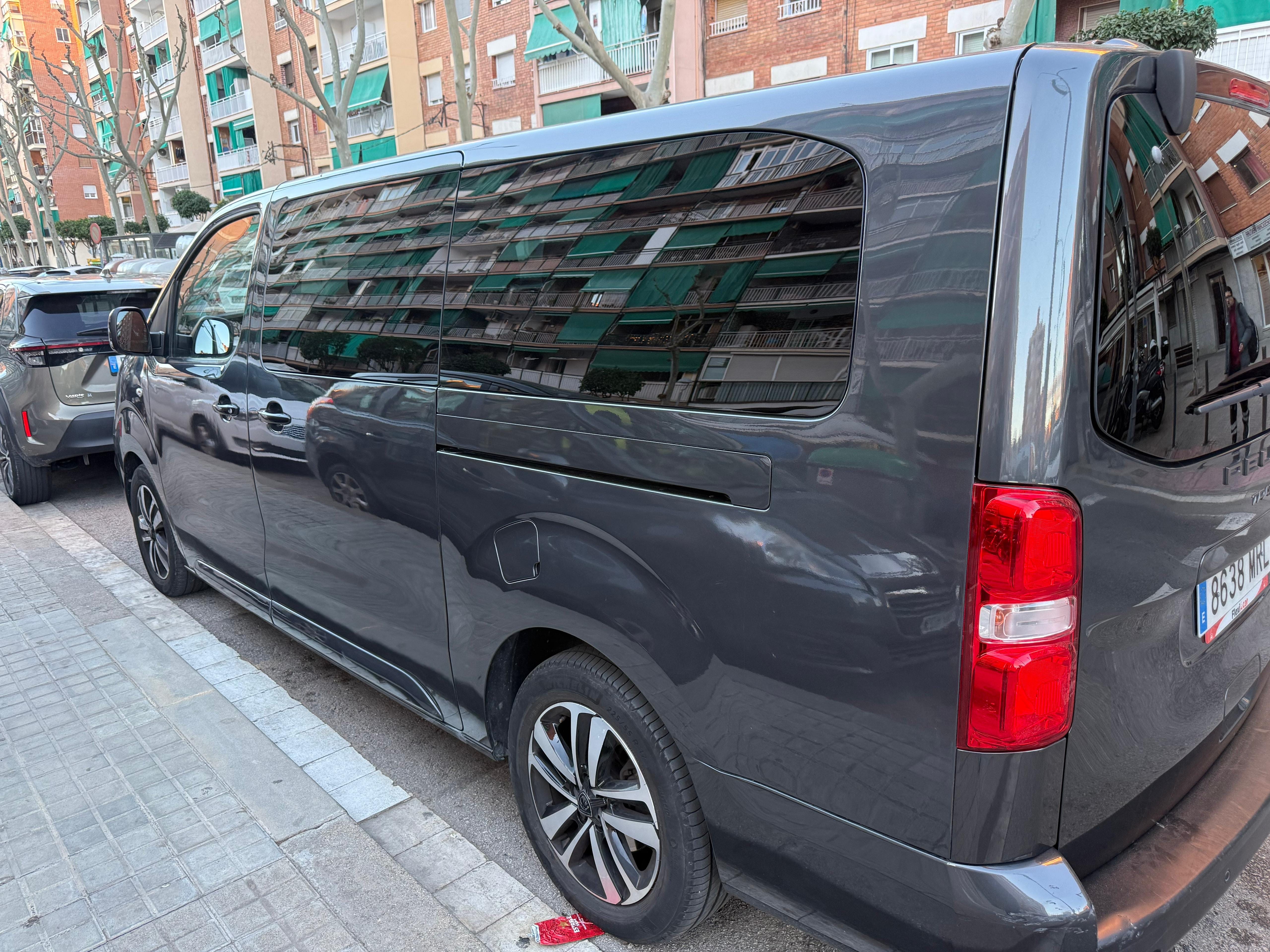 Peugeot Traveller con Aire acondicionado