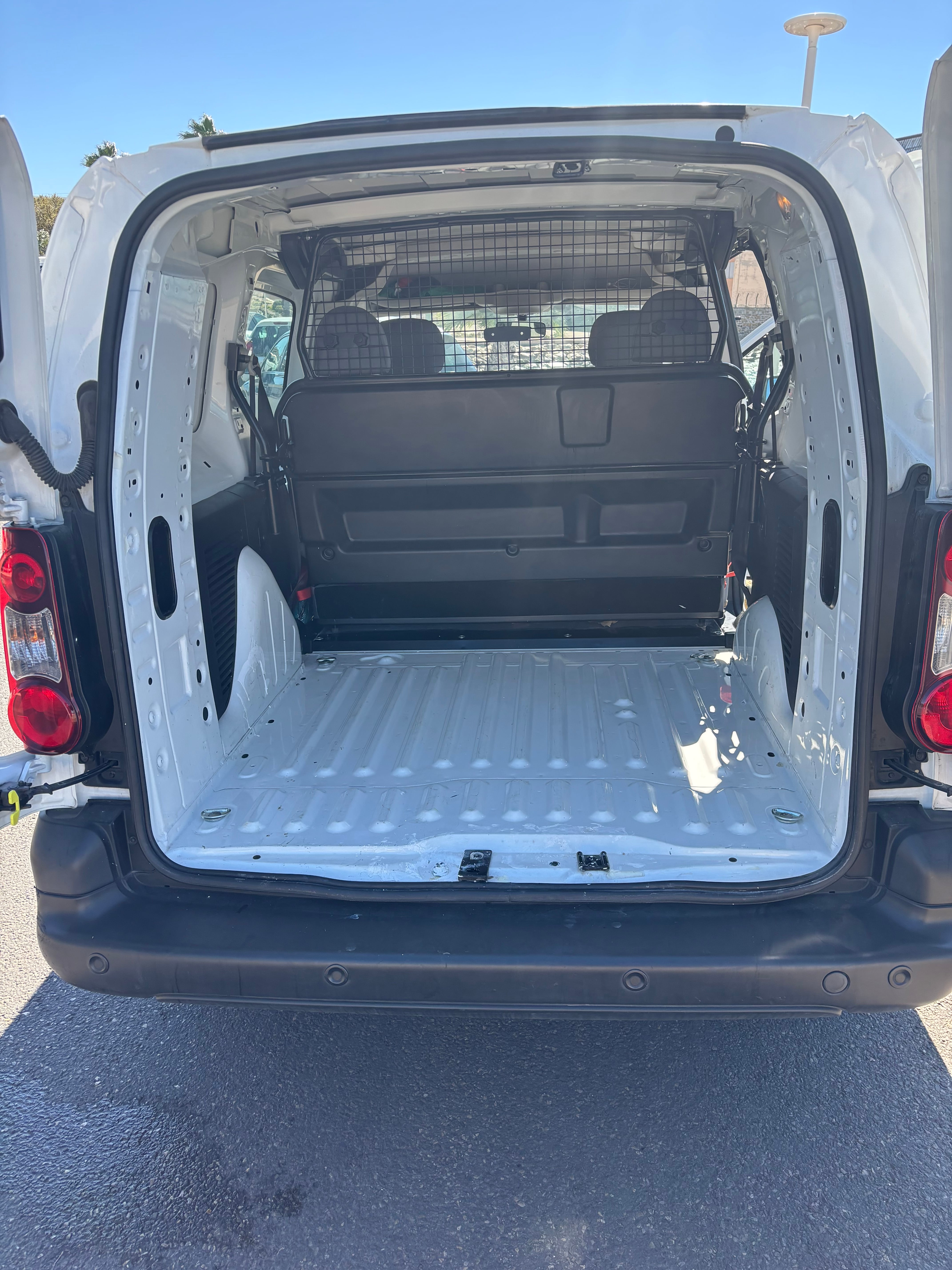 Peugeot Partner Double Cabine avec Pneus neige