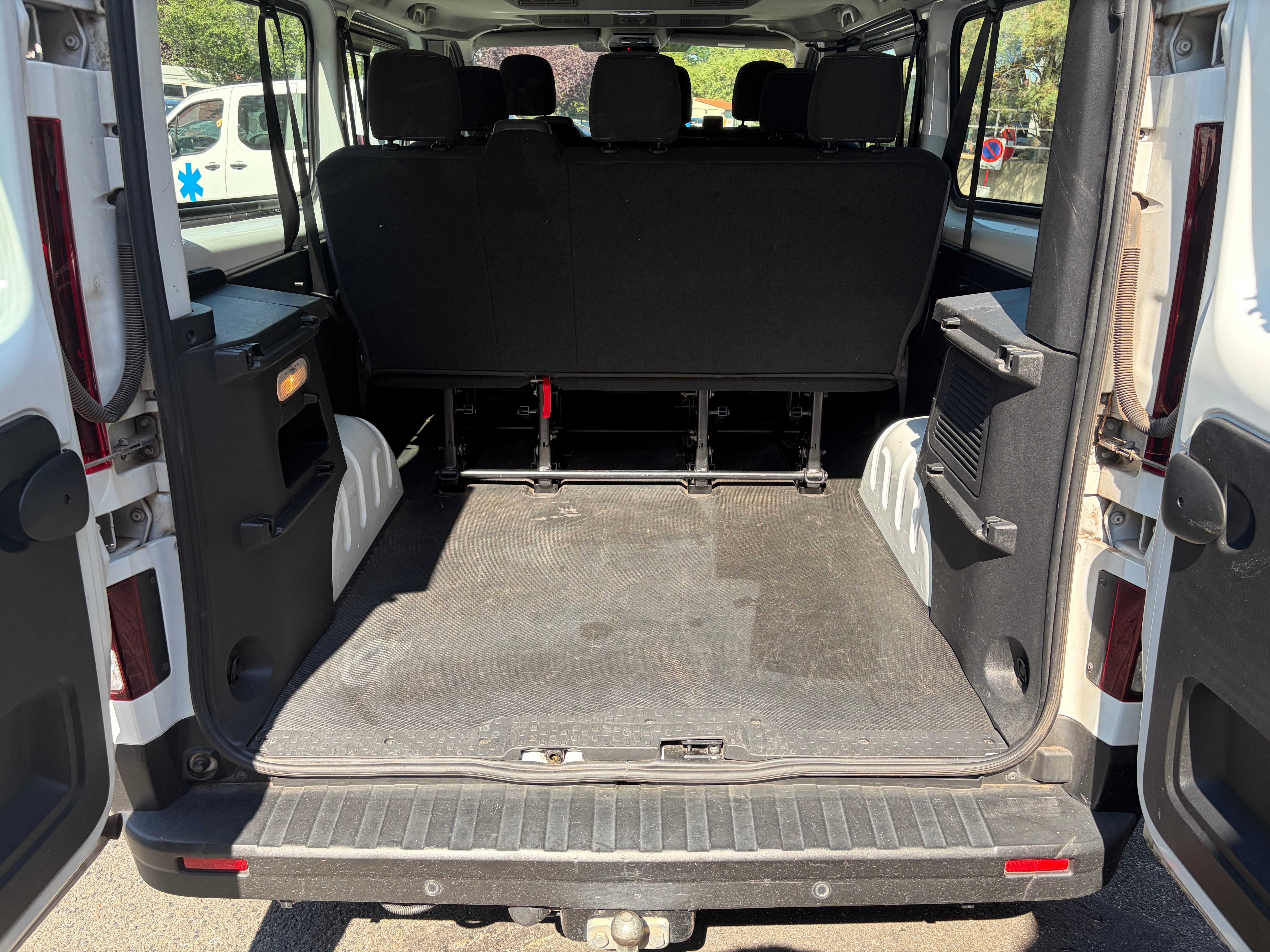 Renault Trafic Passenger  minibus 9 places DCI 150 ch avec Siège bébé