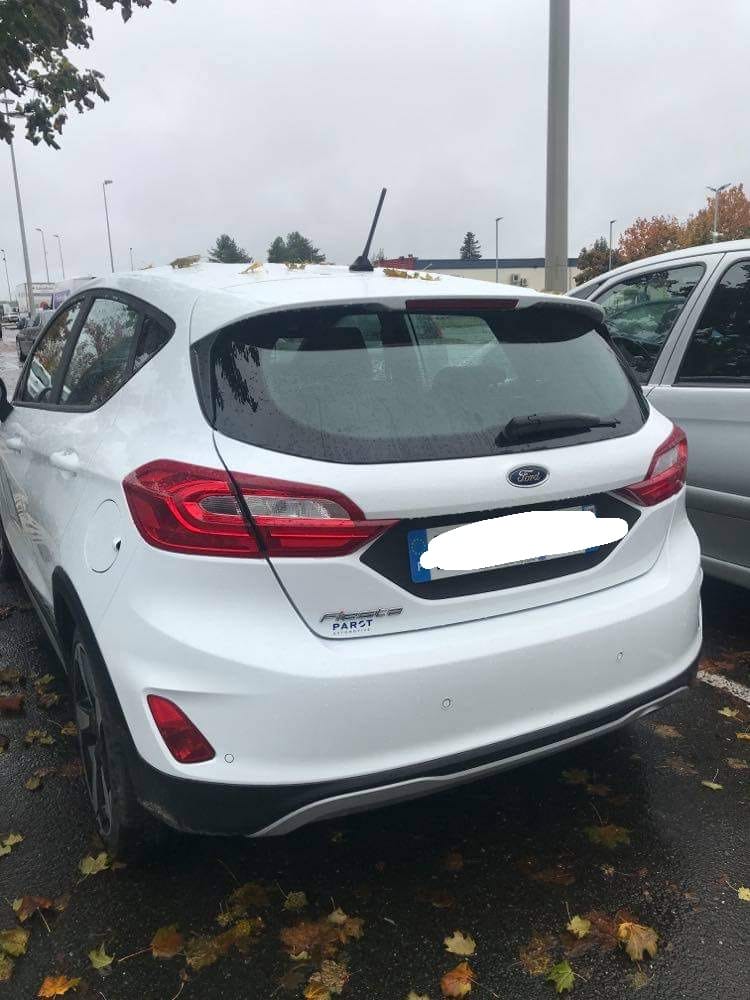 Ford Fiesta avec Climatisation