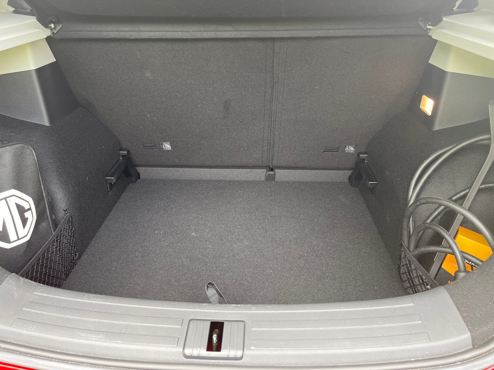 Mg ZS EV 2021 mit Audio-/iPod-Zugang