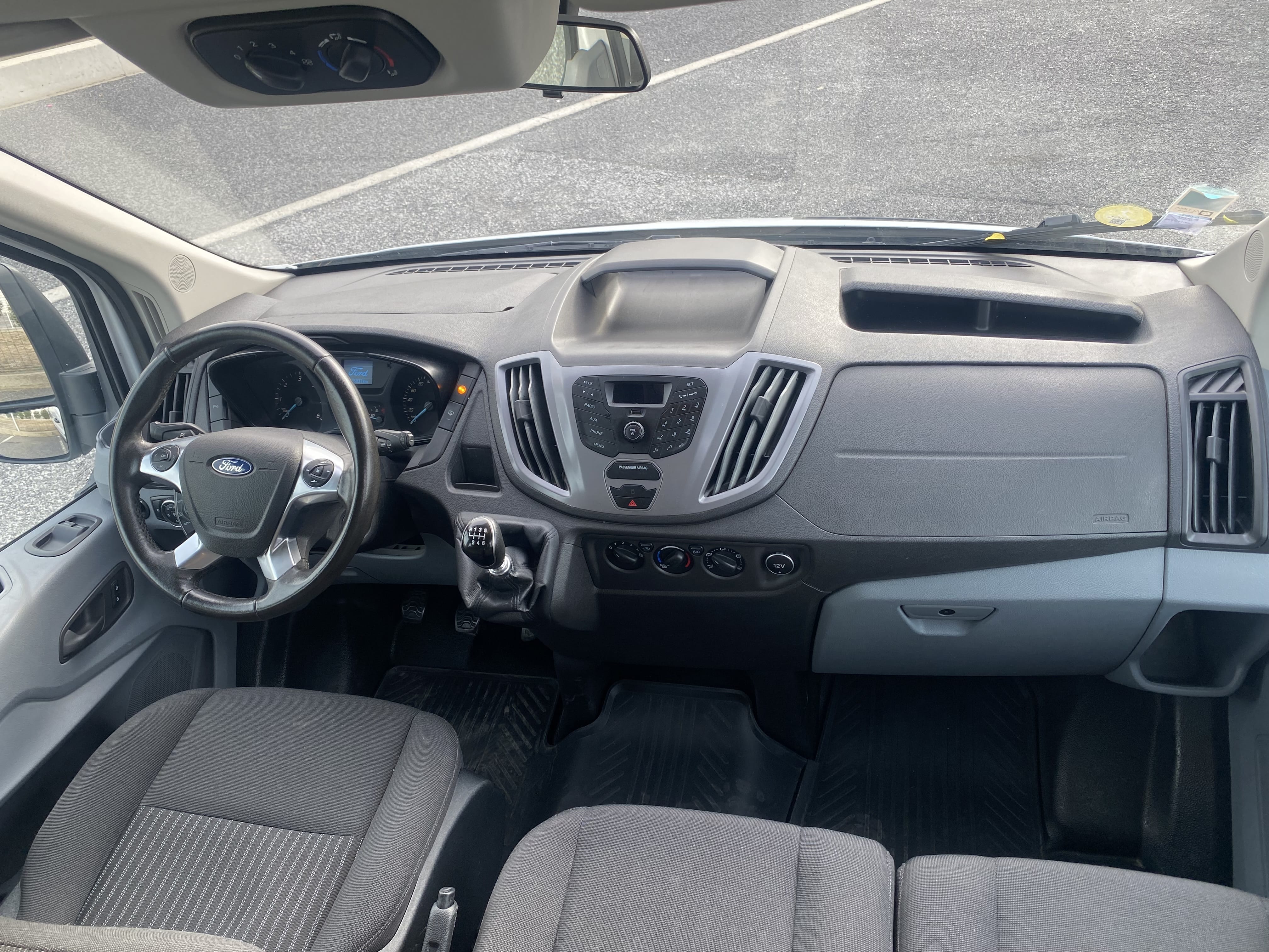 Ford Transit Kombi 2.0 tdci 130 cv avec Chaines