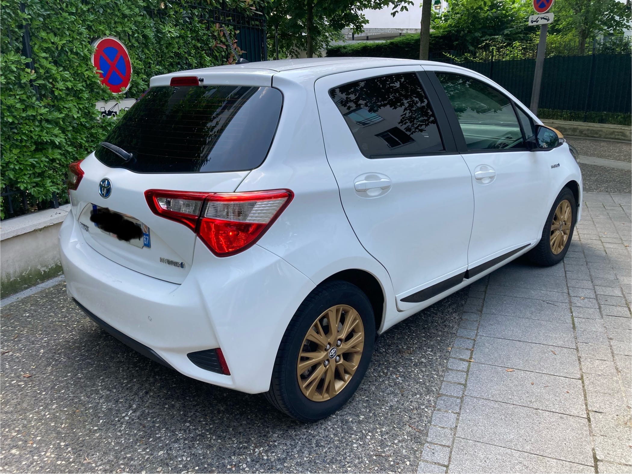 Toyota Yaris Hybride Boîte Automatique Gold Pack avec Climatisation