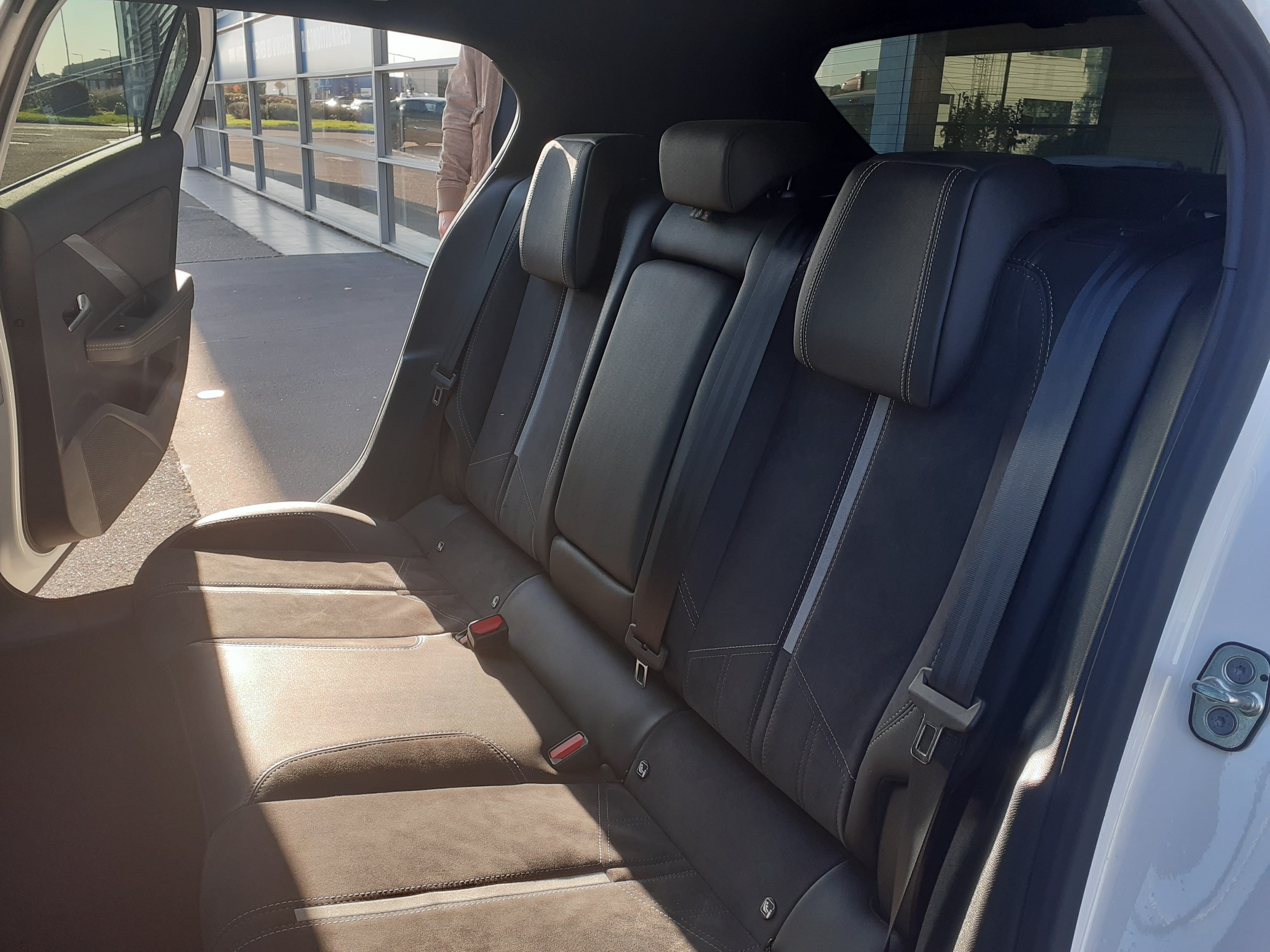 Opel Astra avec Entrée audio / iPod