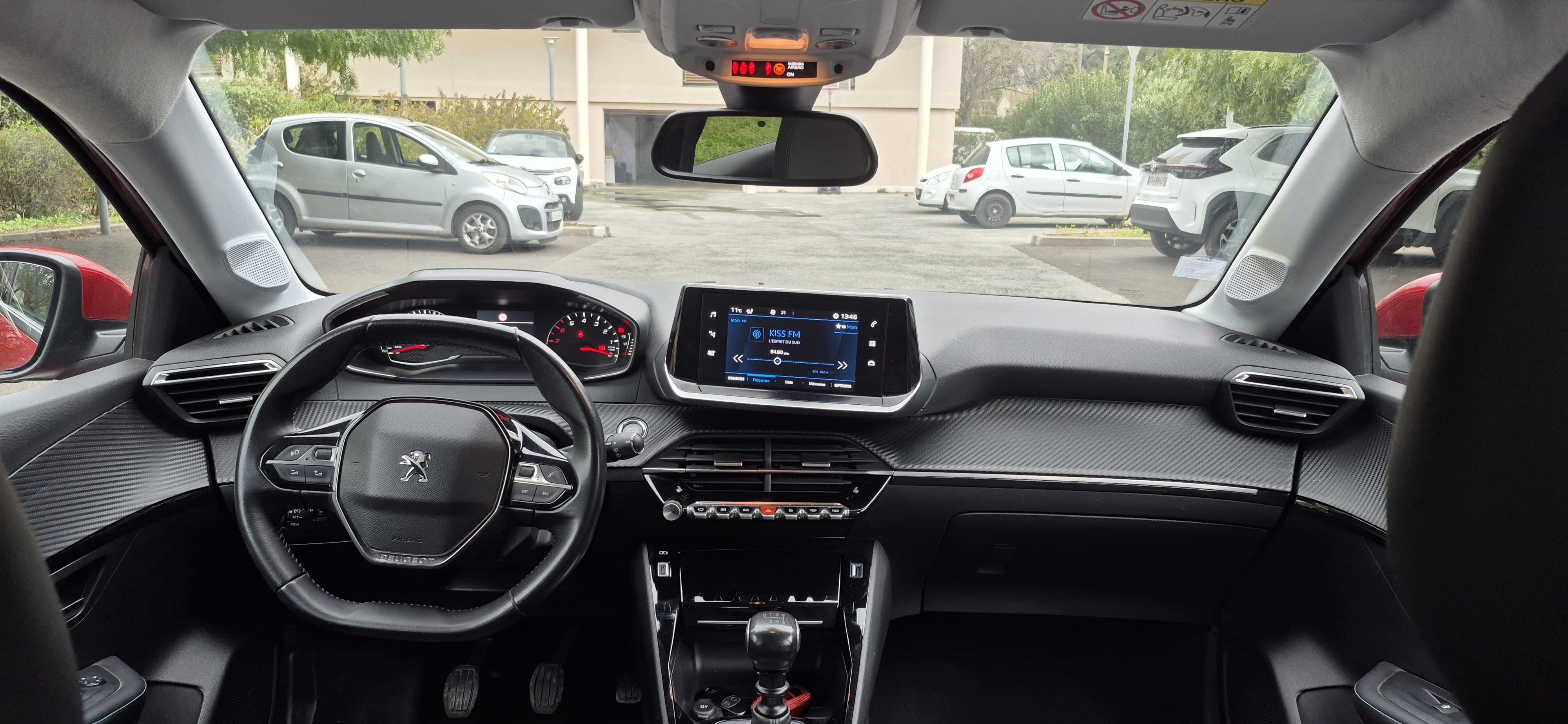 Peugeot 208 avec Siège bébé