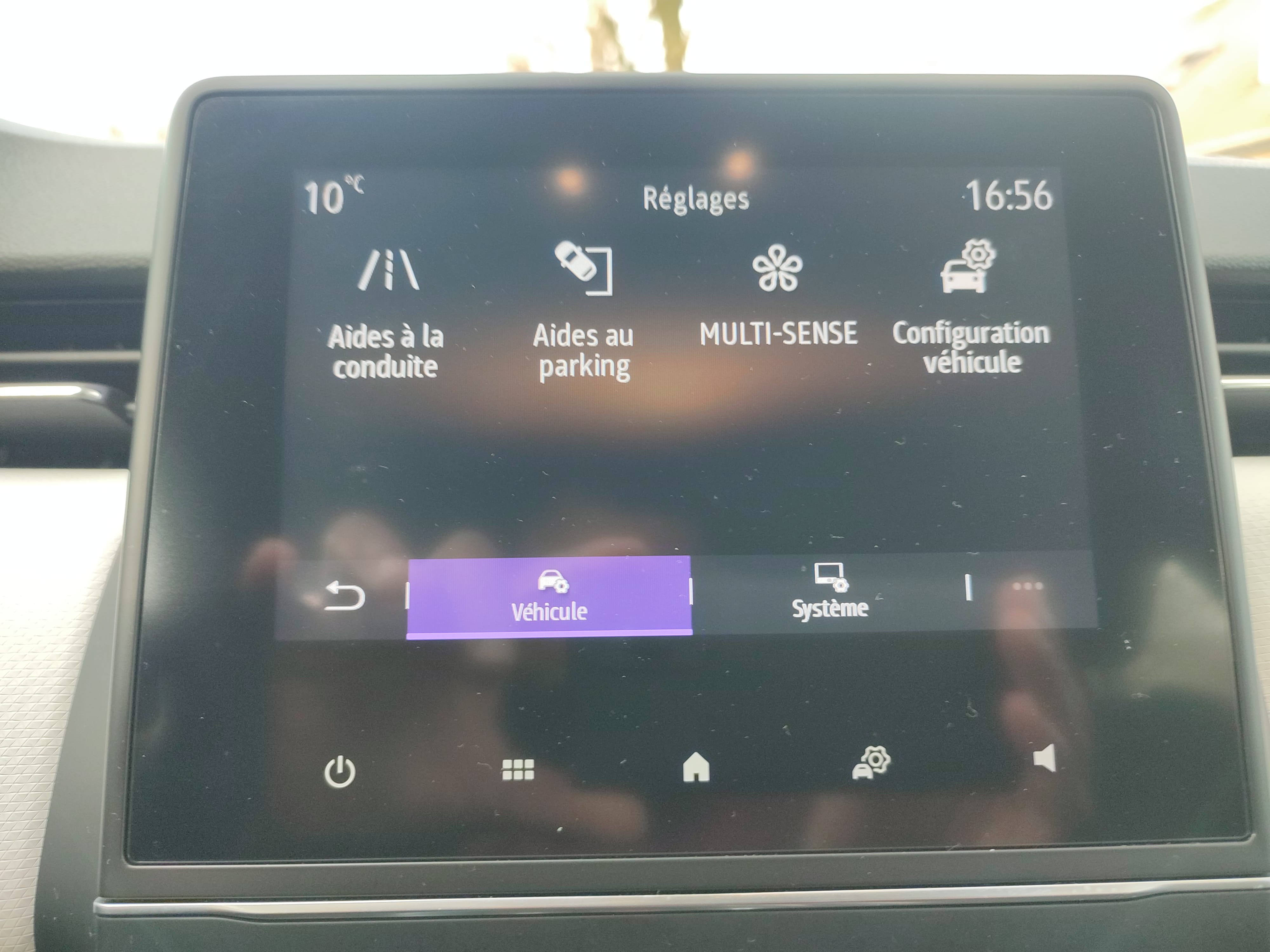 Renault Clio avec Apple CarPlay