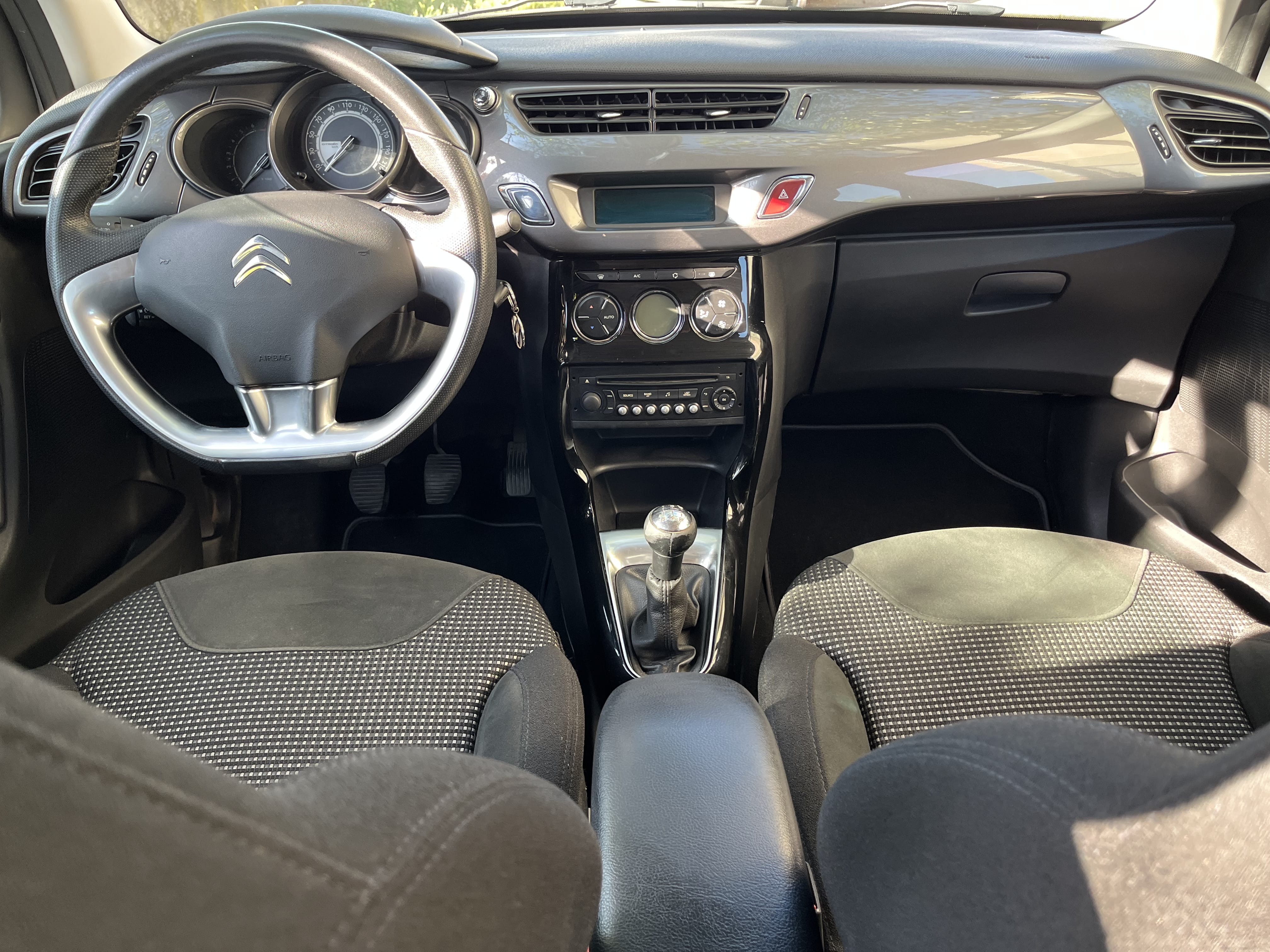 Citroen C3 II 1.2 VTi PureTech Exclusive avec Audio Bluetooth