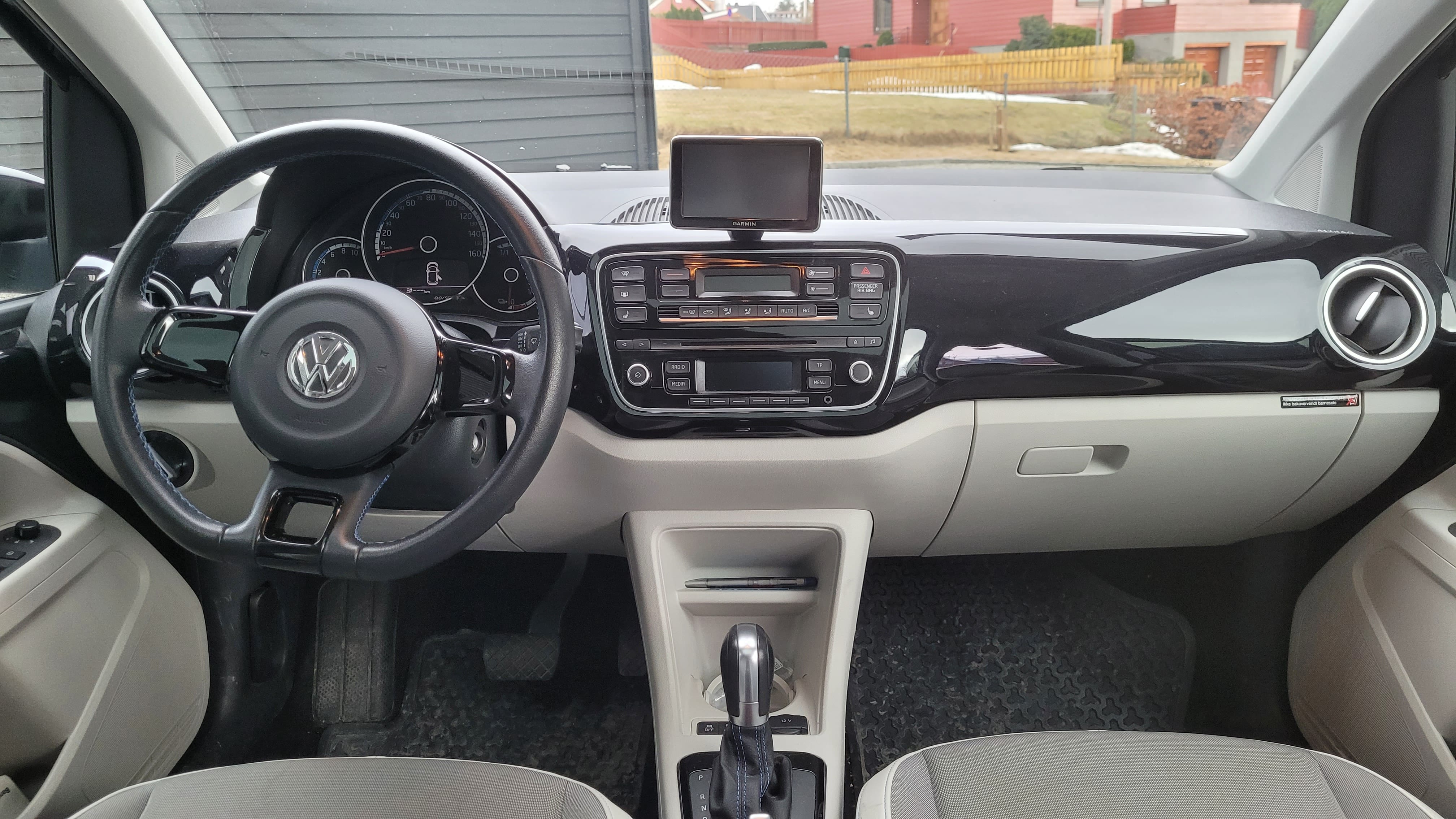 Volkswagen e-Up ! med Bluetooth audio