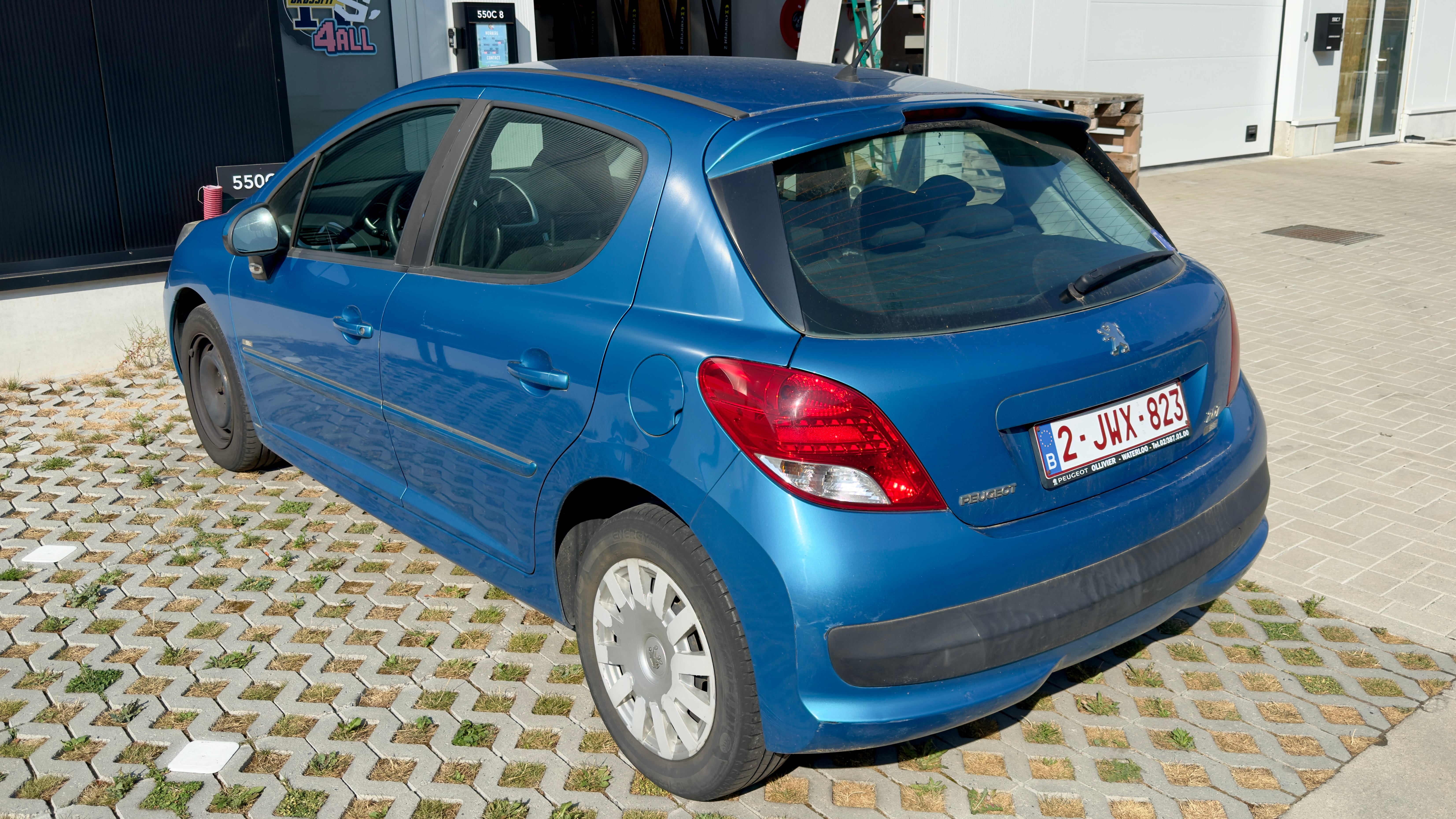 Peugeot 207 met Autostoel baby