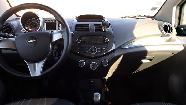 Chevrolet Spark *clim*Parking Cinq Avenues Longchamps