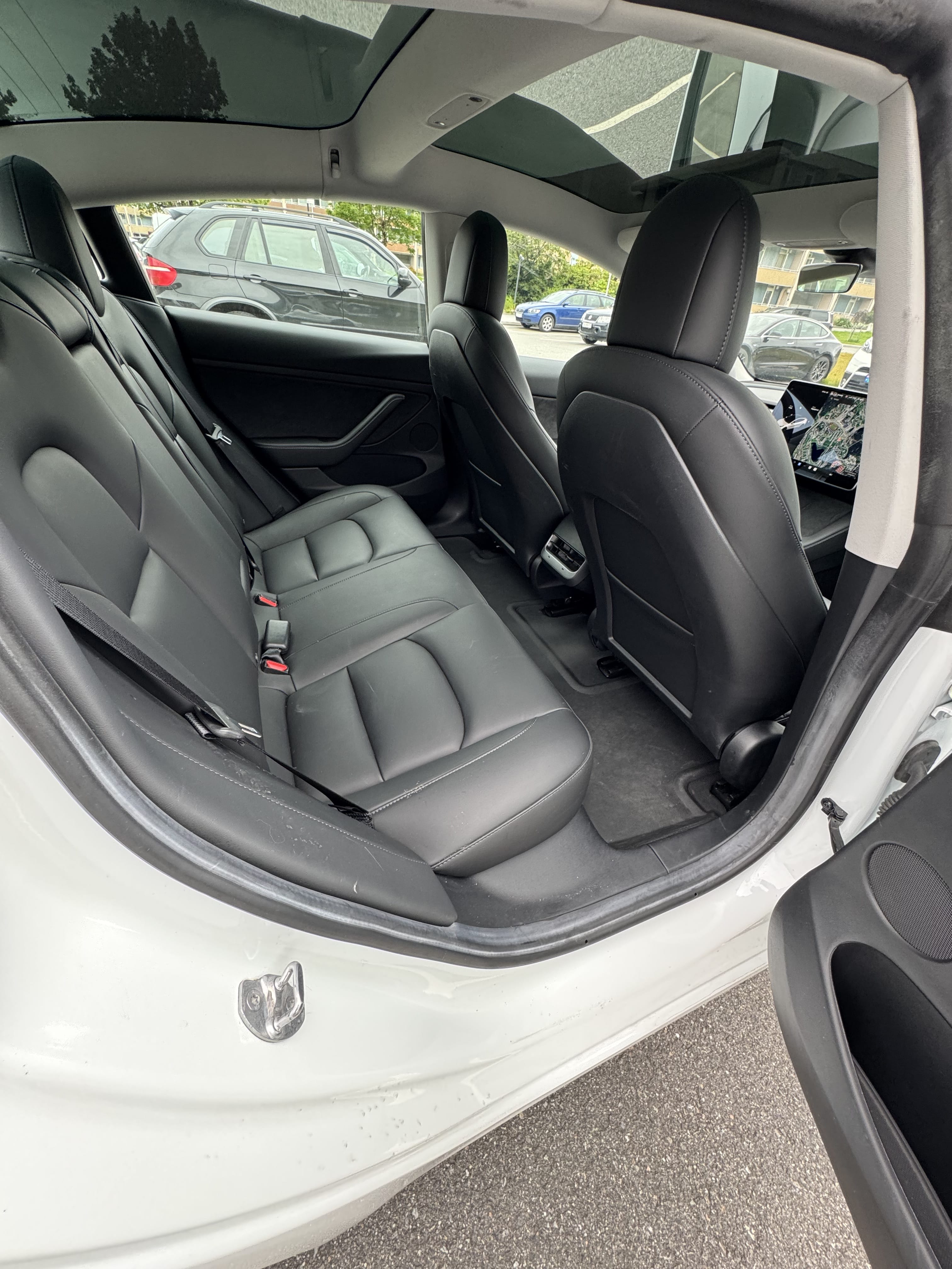Tesla Model 3 Standard Range Plus med Vinterdekk
