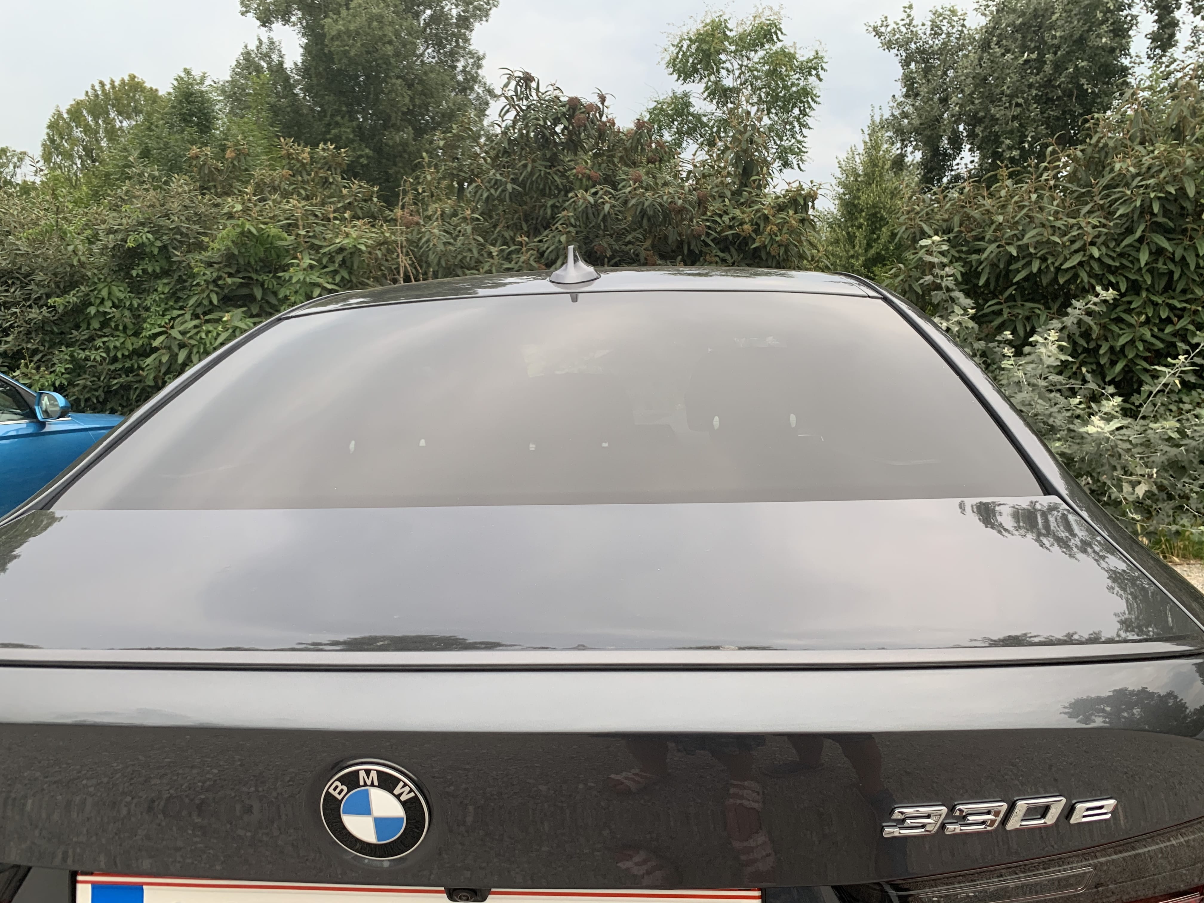 BMW 3er New BMW 330e + accommodations in Vienna mit Winterreifen