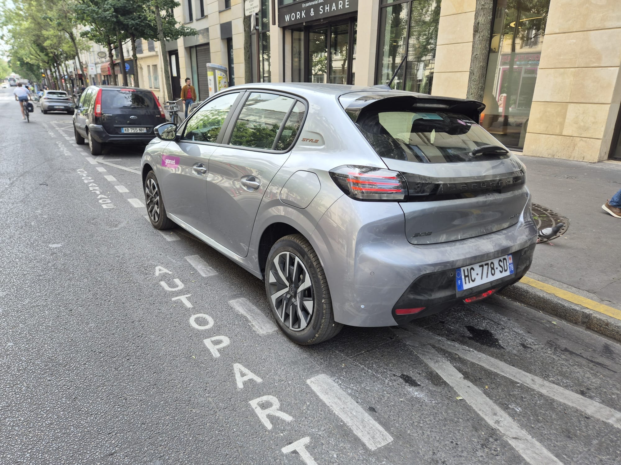 Peugeot 208 avec GPS