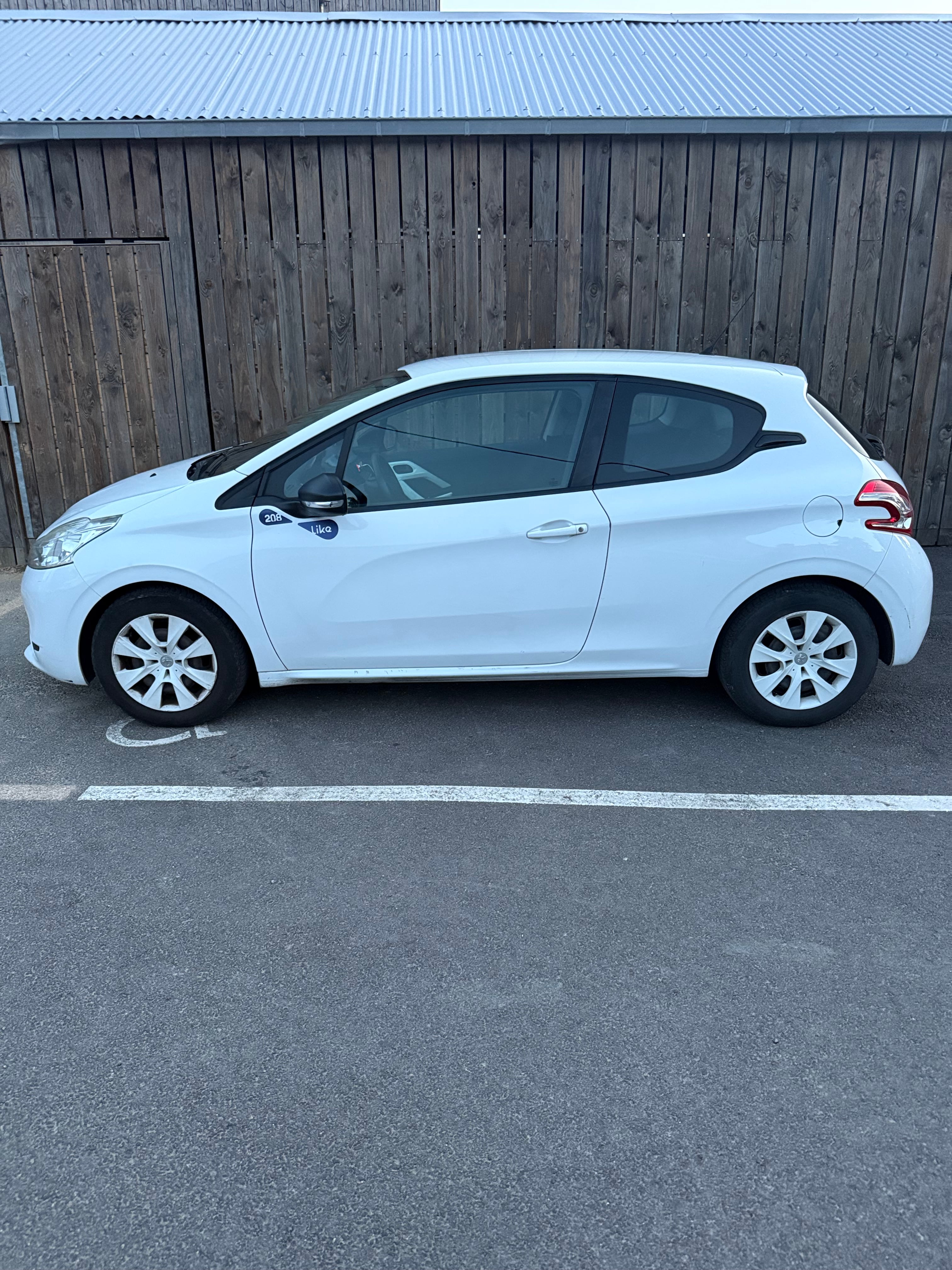 Peugeot 208 avec Climatisation