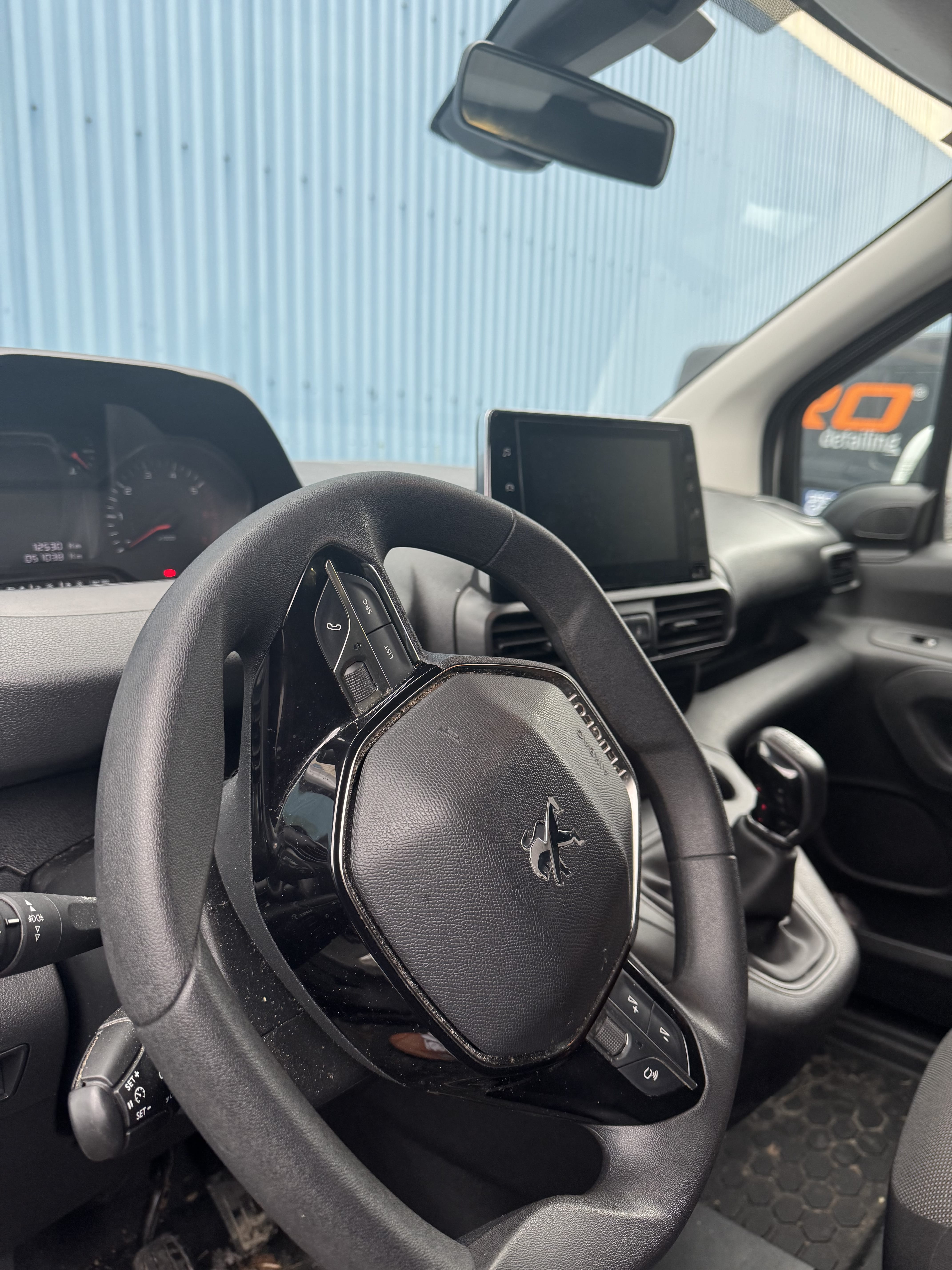Peugeot Partner with Audio / iPod input