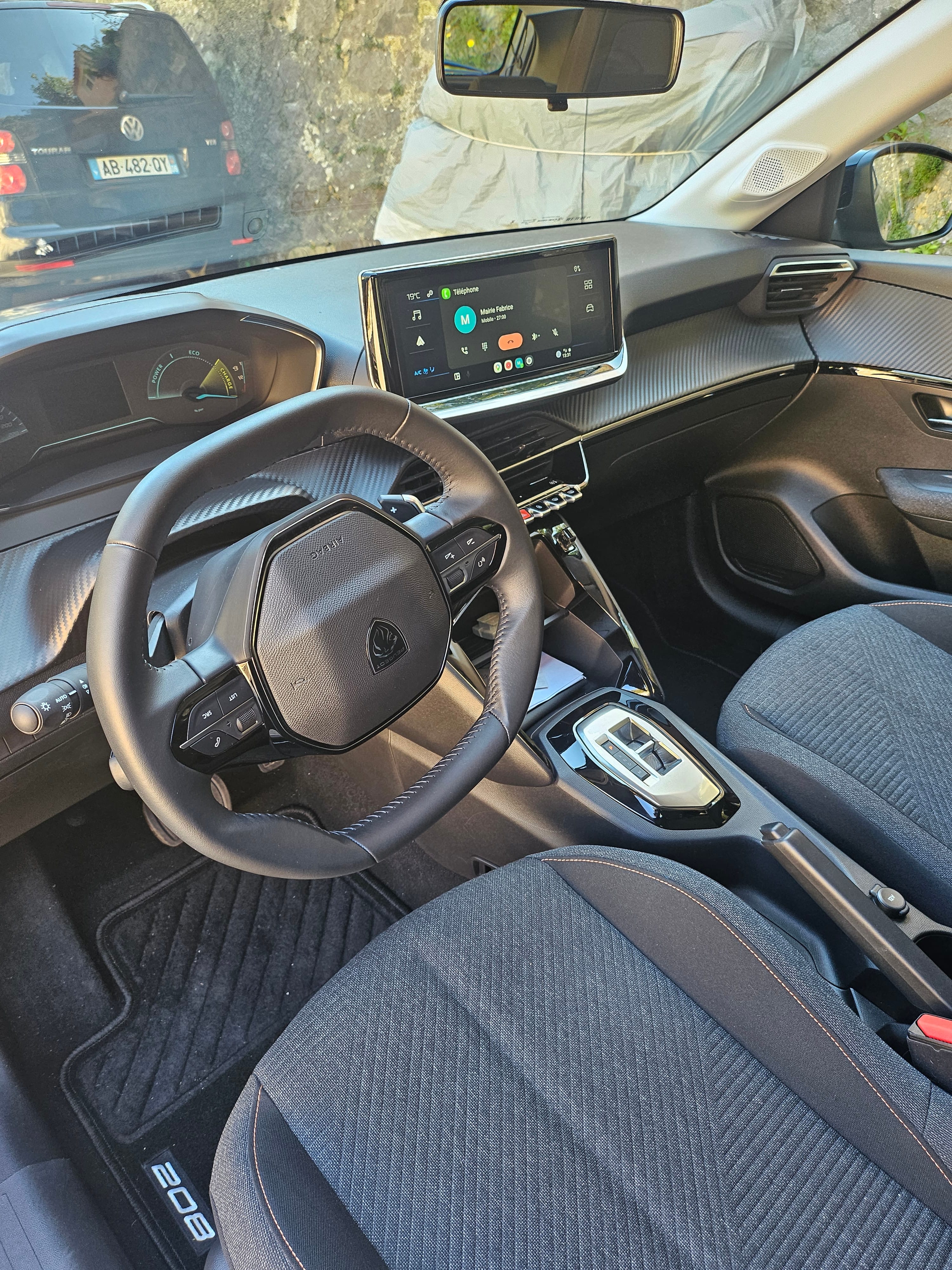 Peugeot 208 avec GPS