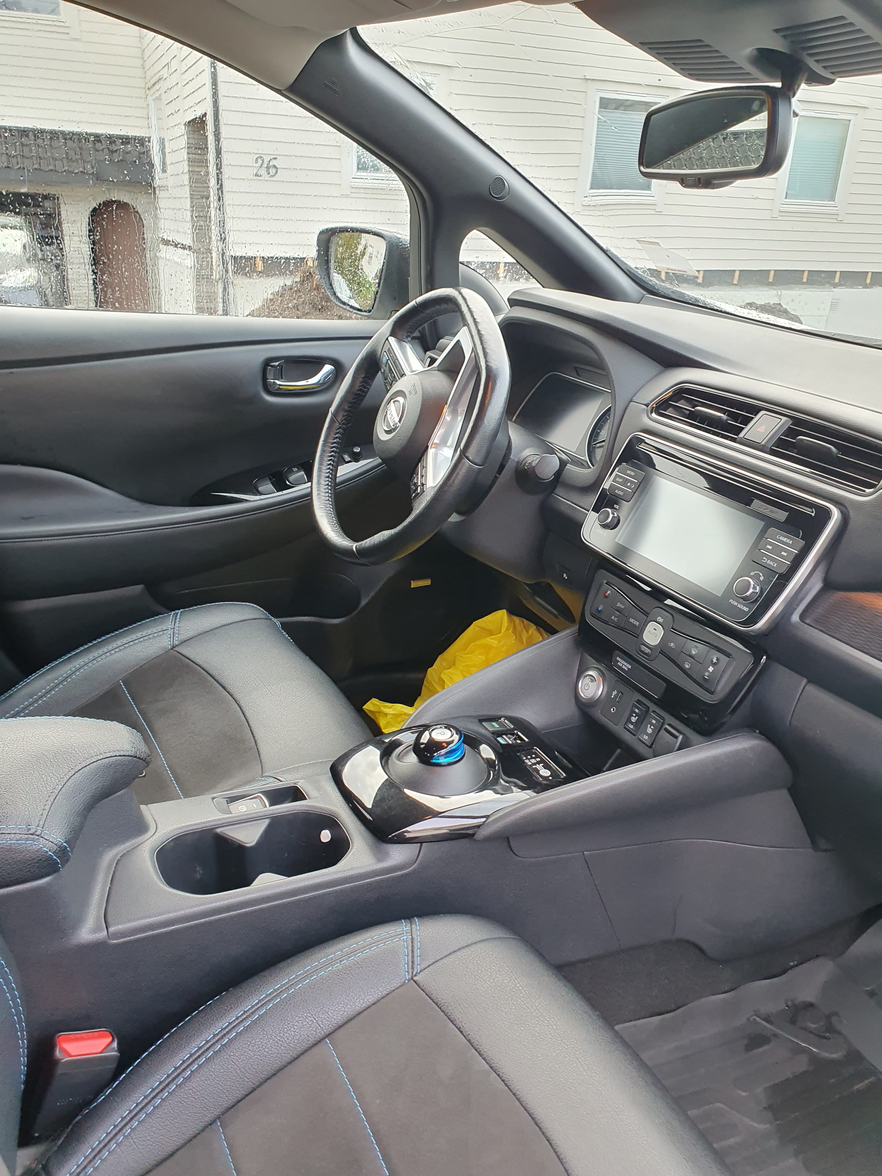 Nissan Leaf med Babysete