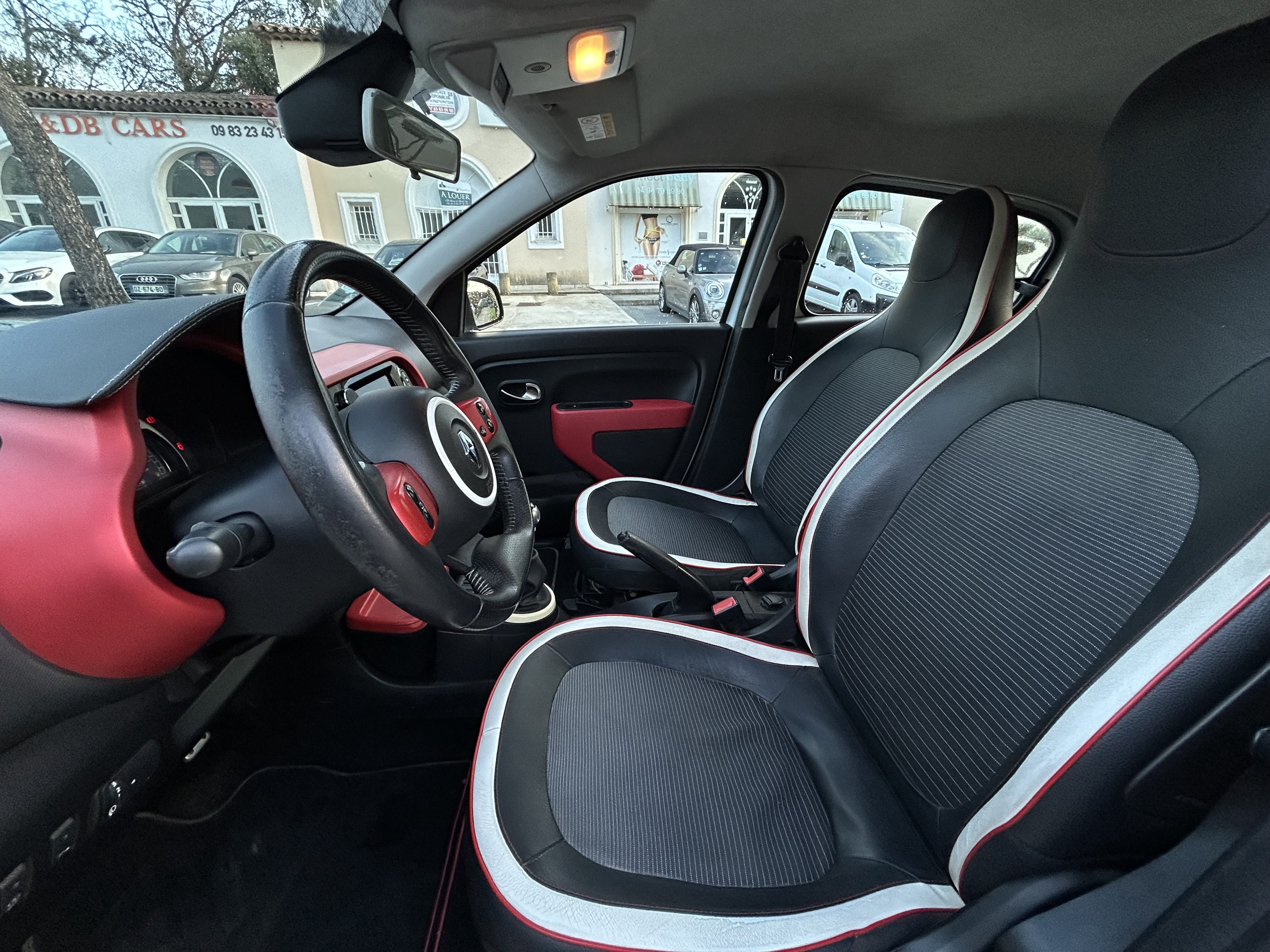 Renault Twingo III avec Régulateur de vitesse