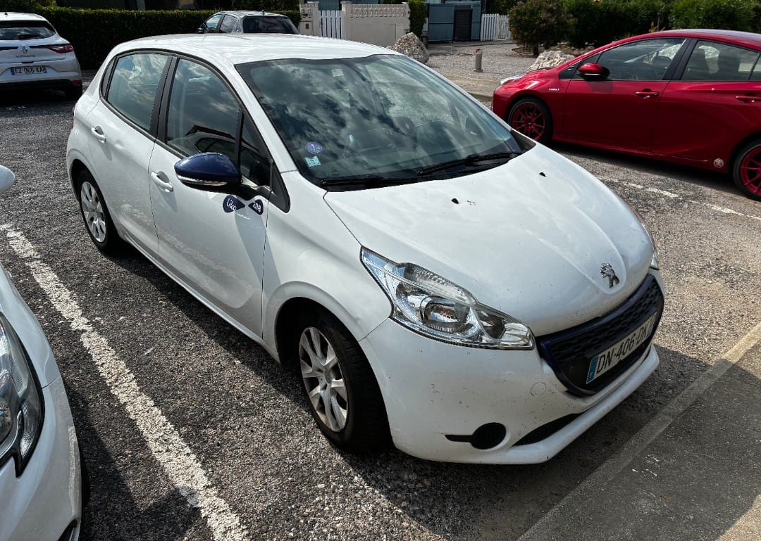 Peugeot 208, 2015, Essence 98