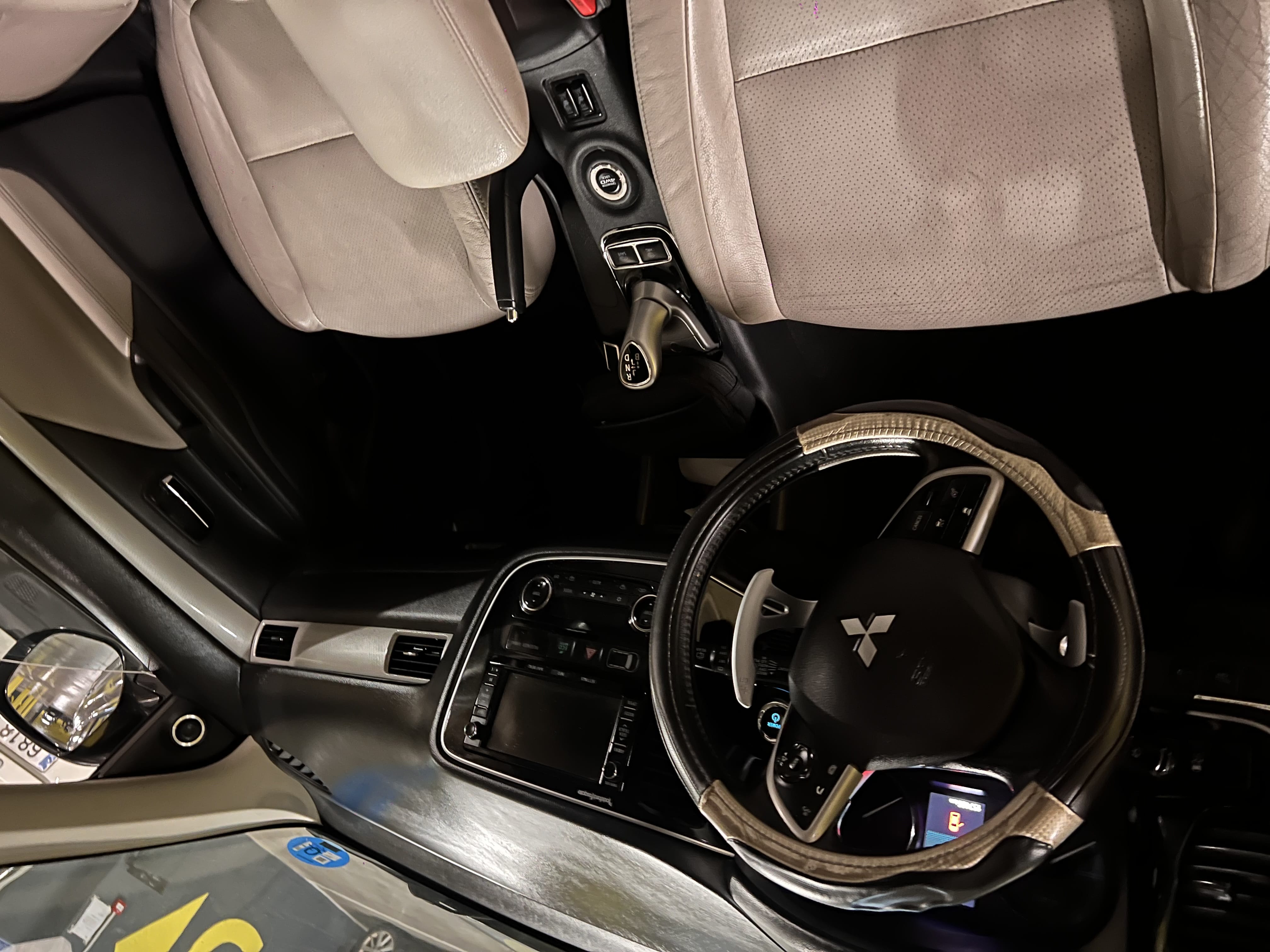 Mitsubishi Outlander Híbrido with Cruise control