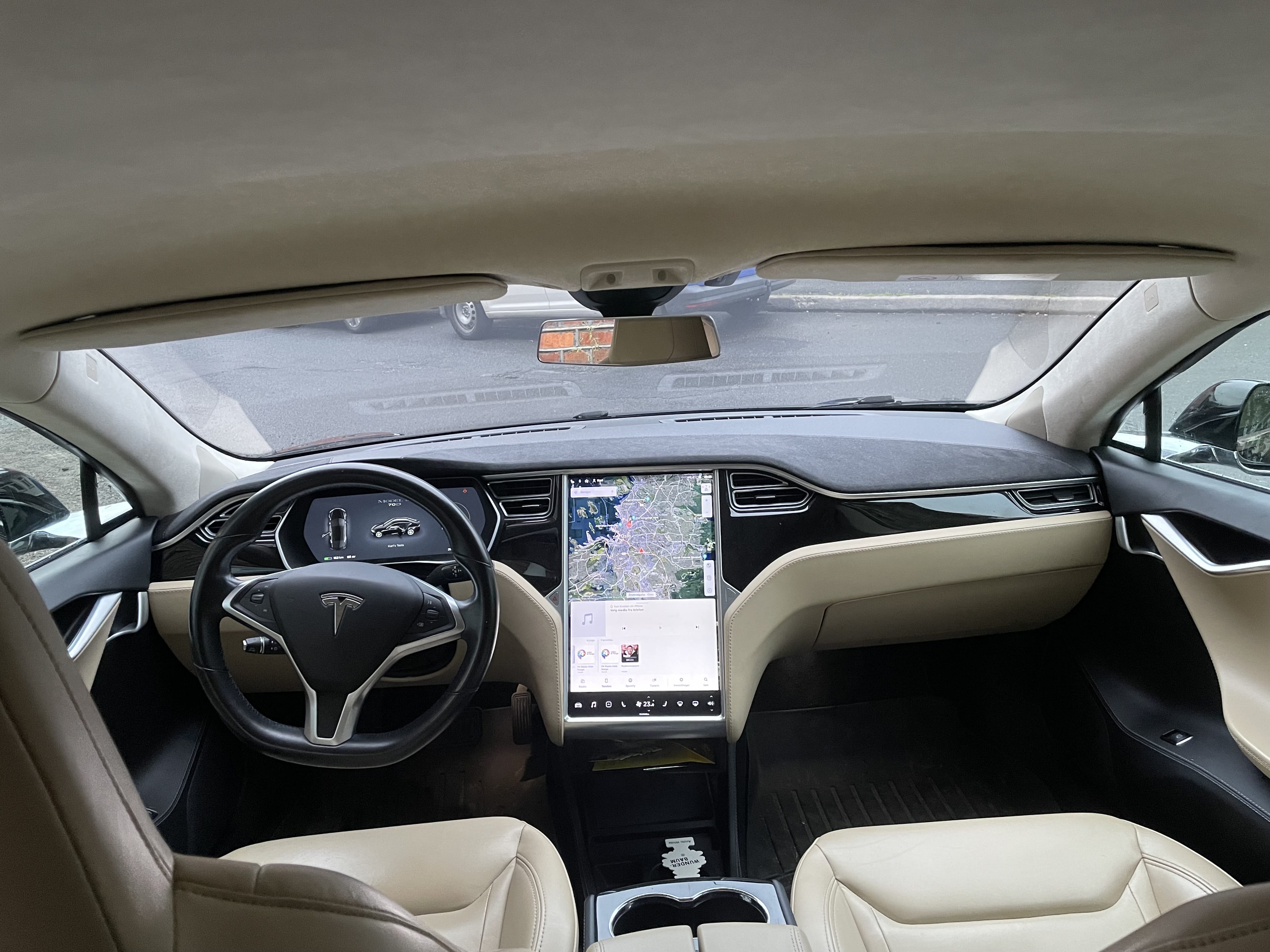 Tesla Model S med GPS