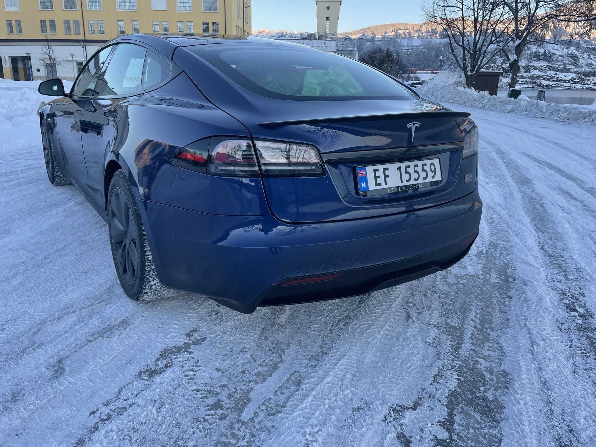 Tesla Model S Plaid med GPS