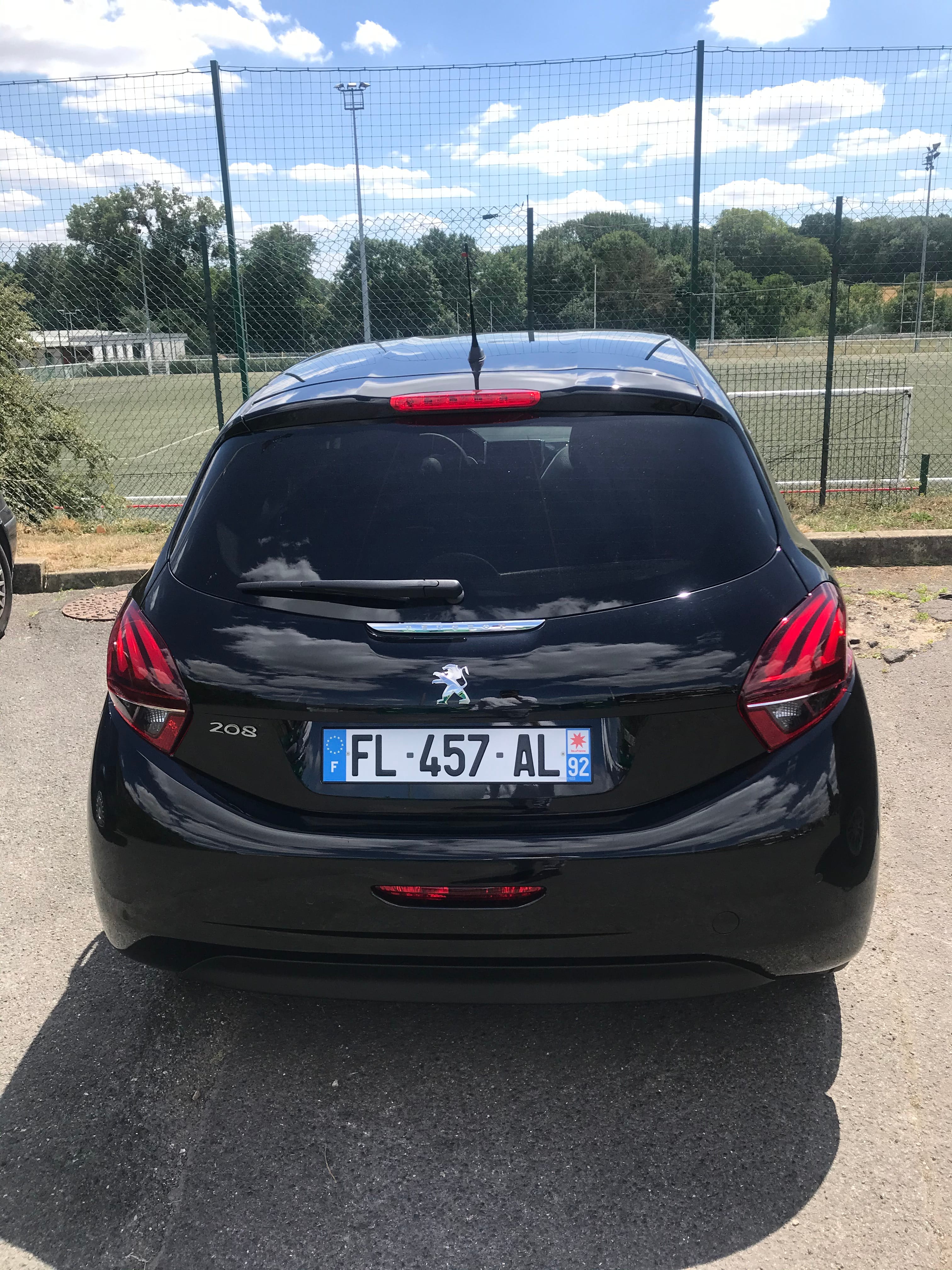 Peugeot 208 avec Entrée audio / iPod